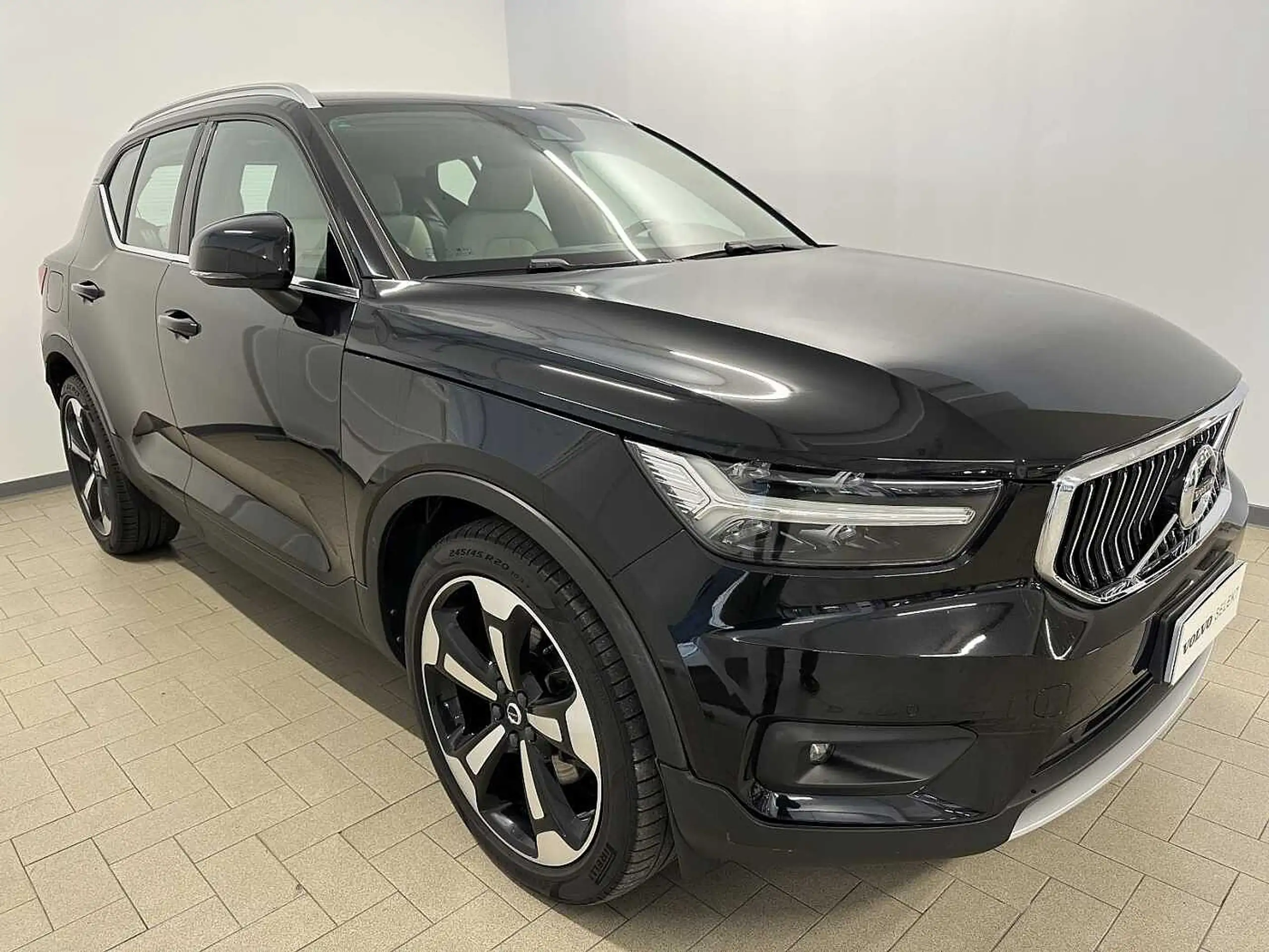 Volvo - XC40