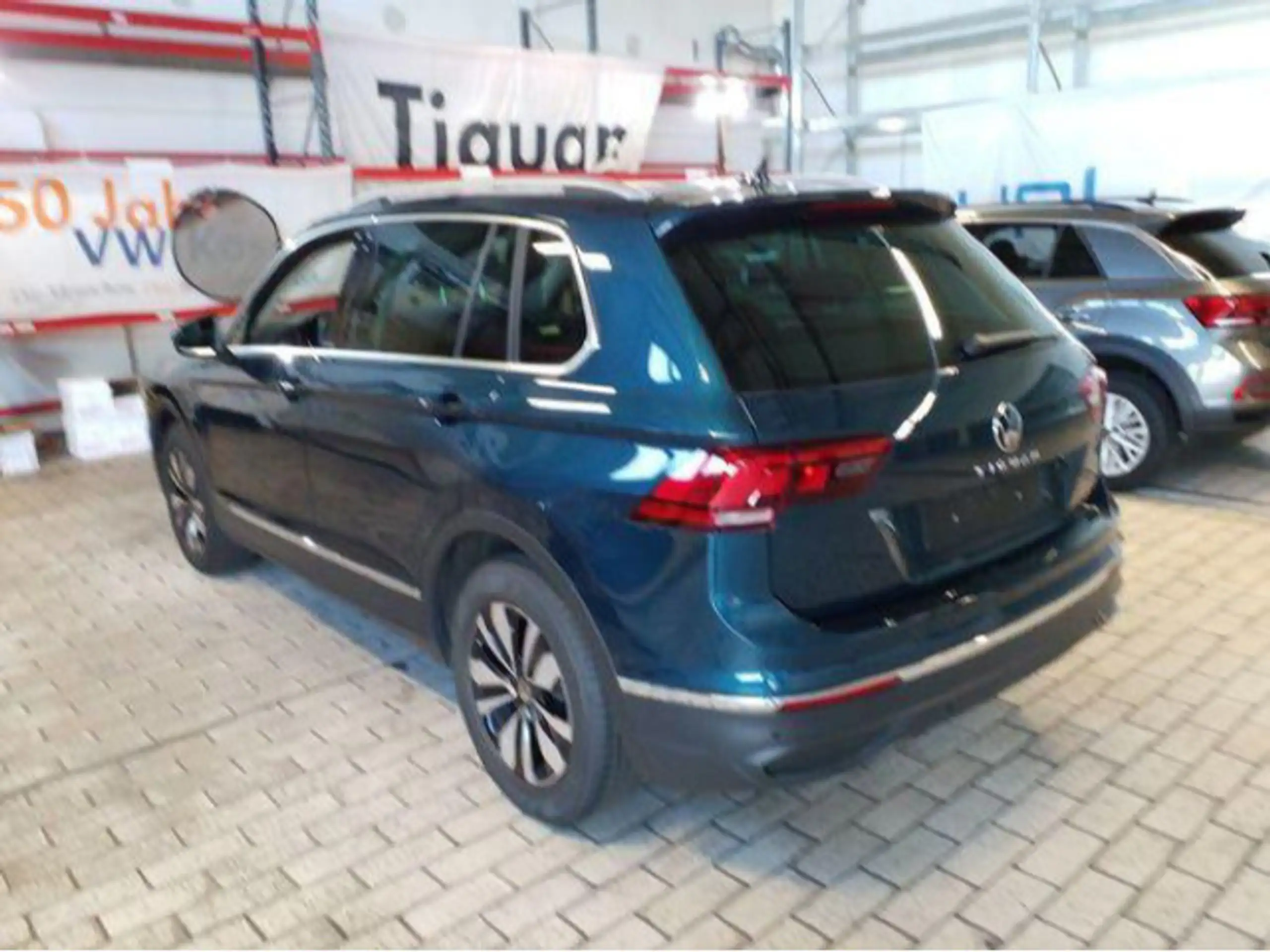 Volkswagen - Tiguan