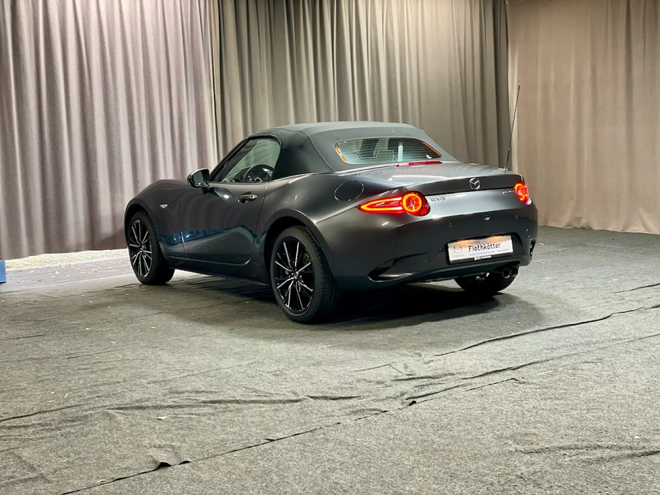 Mazda - MX-5