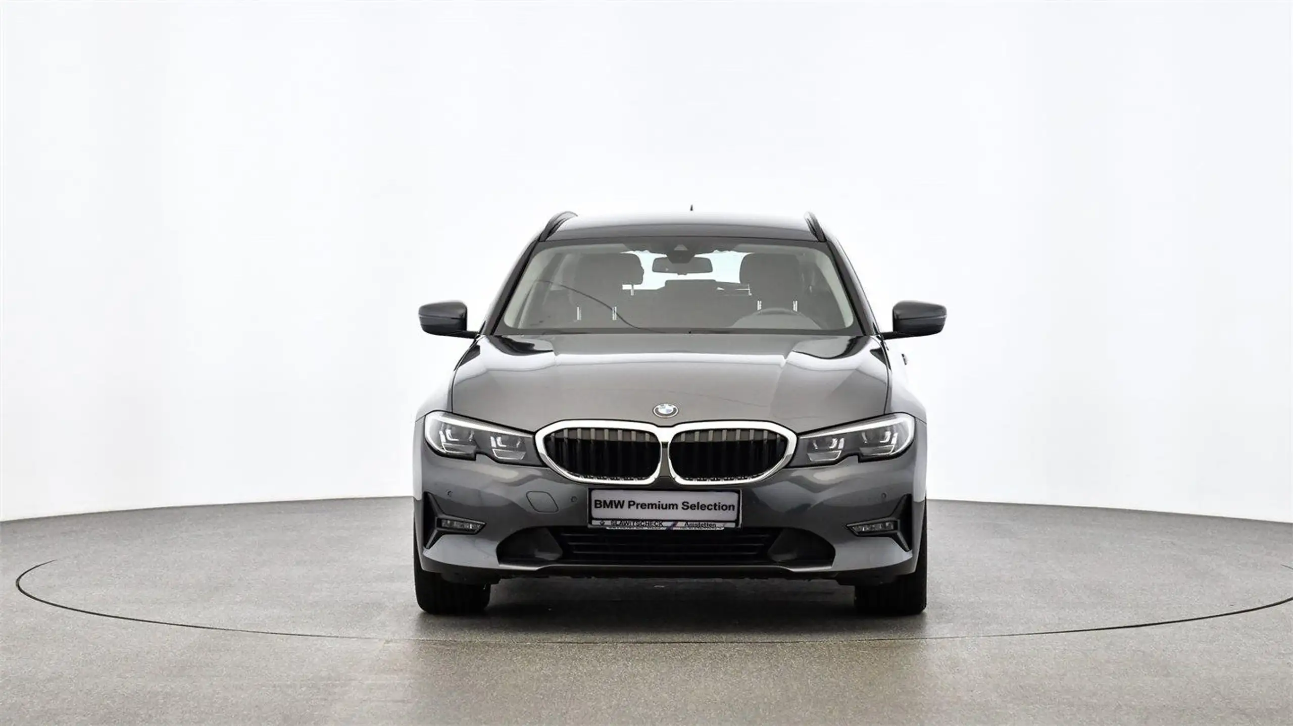 BMW - 320