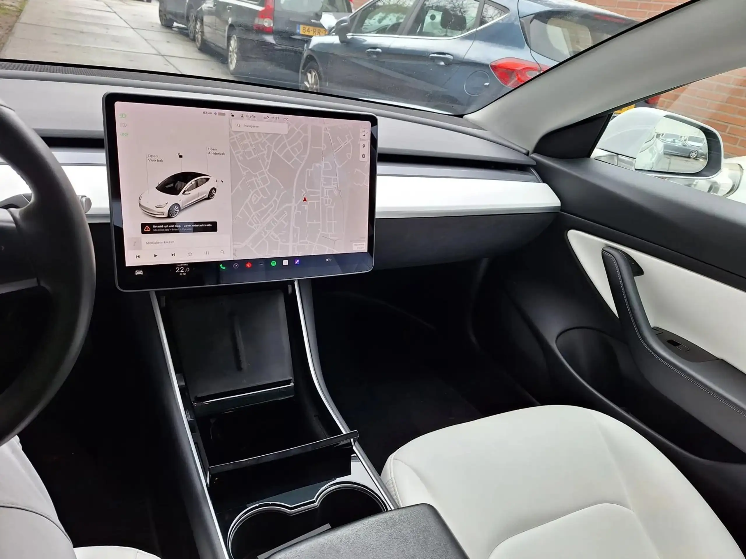 Tesla - Model 3