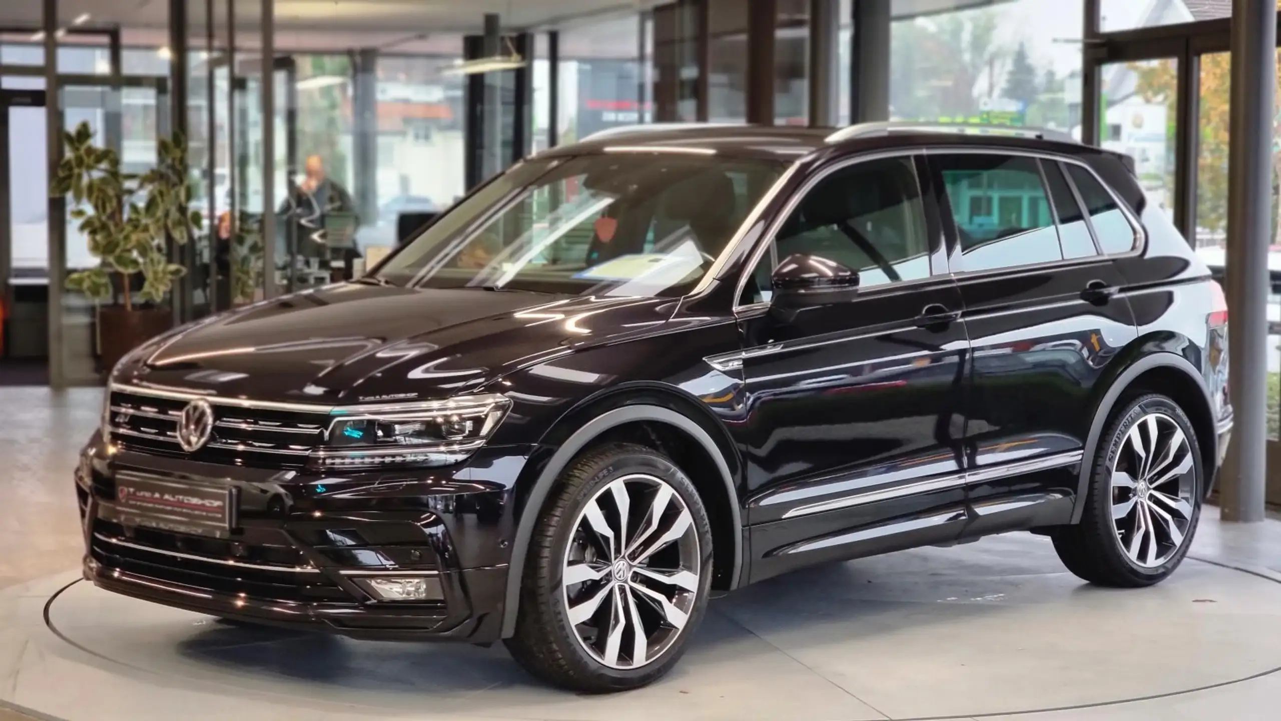 Volkswagen - Tiguan