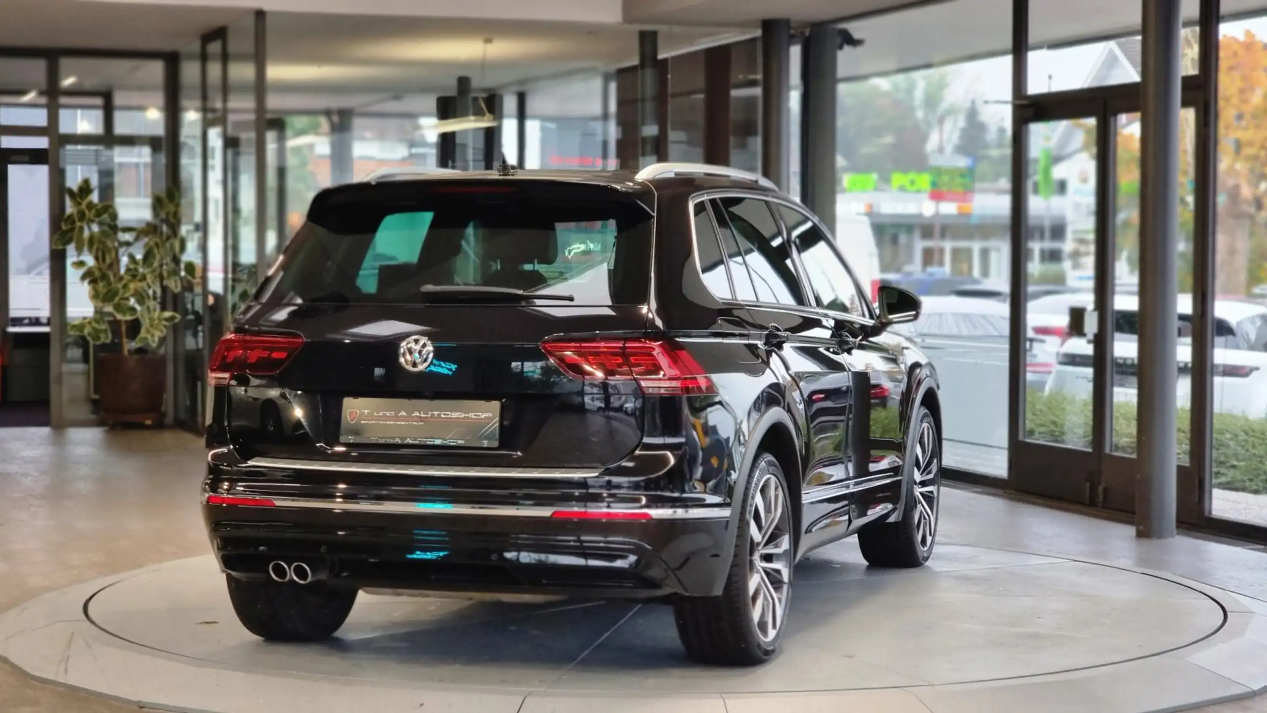 Volkswagen - Tiguan