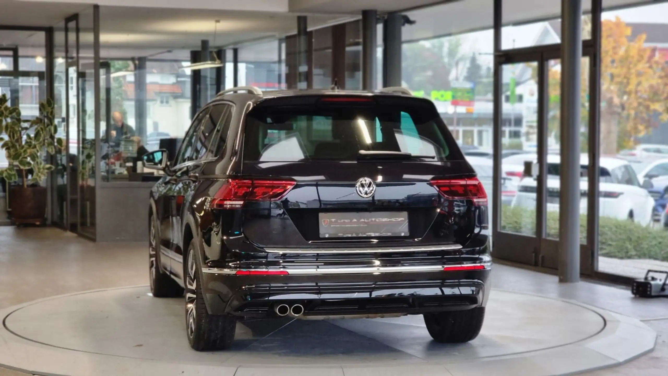 Volkswagen - Tiguan