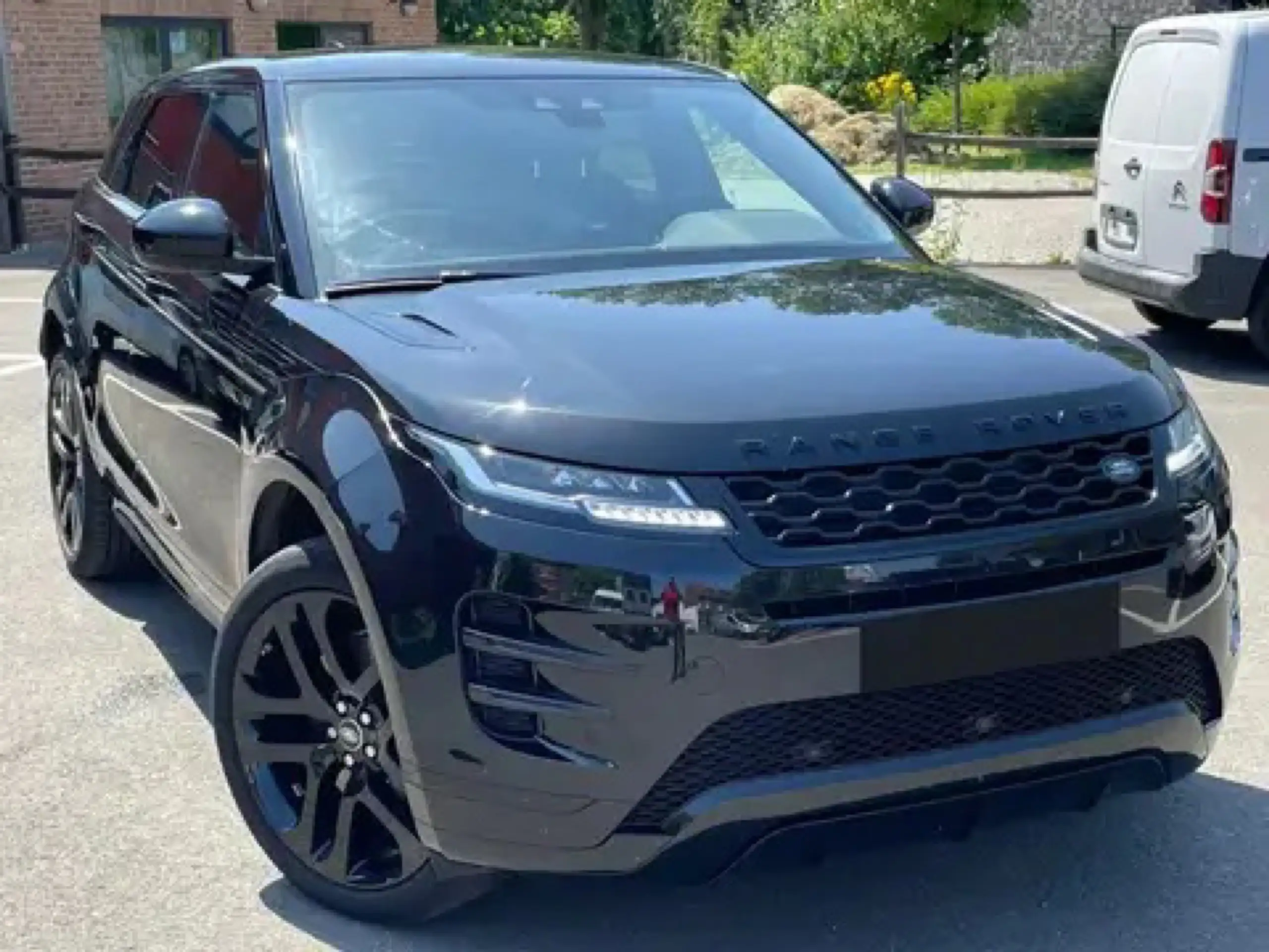 Land Rover - Range Rover Evoque