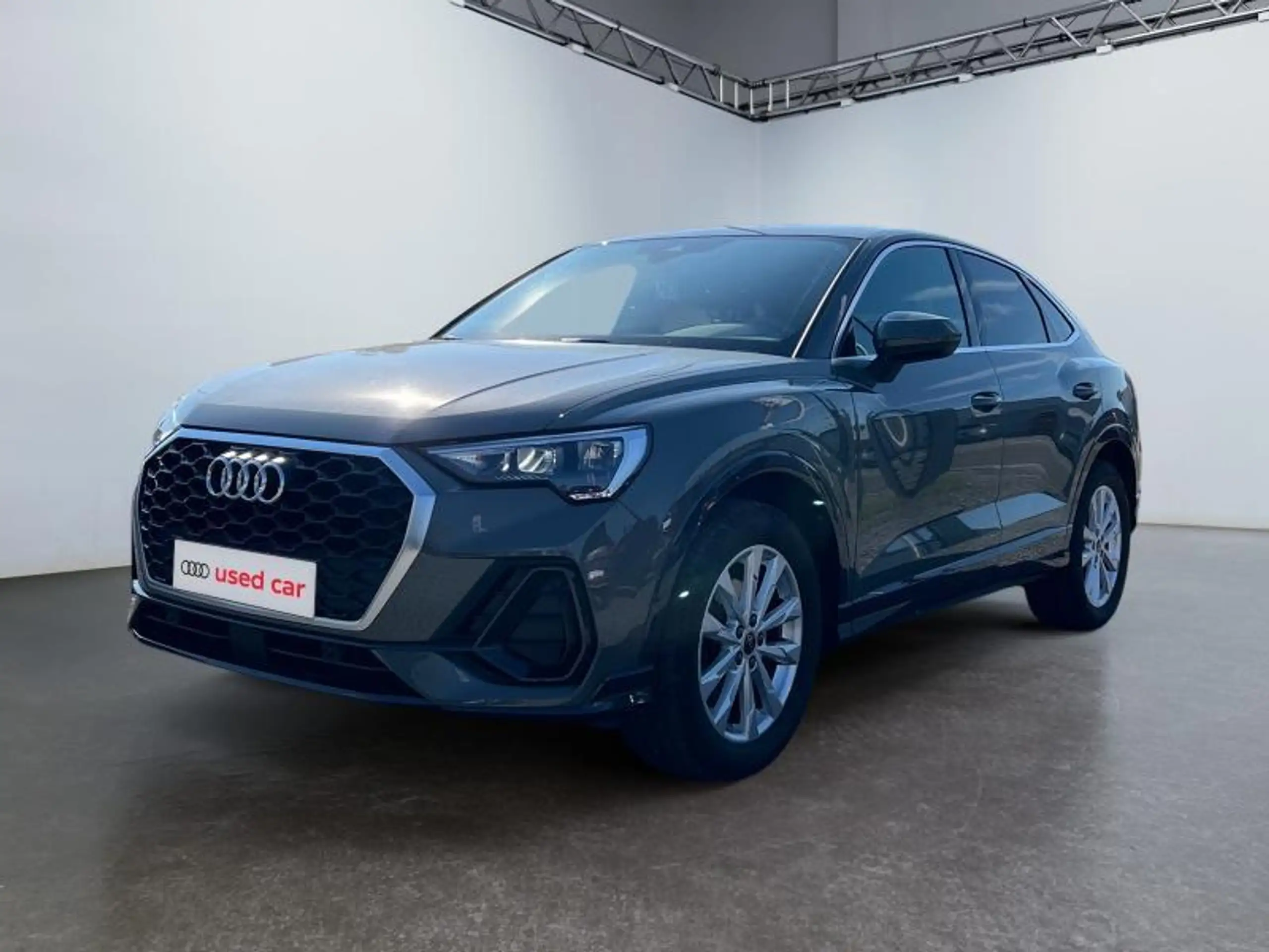 Audi - Q3