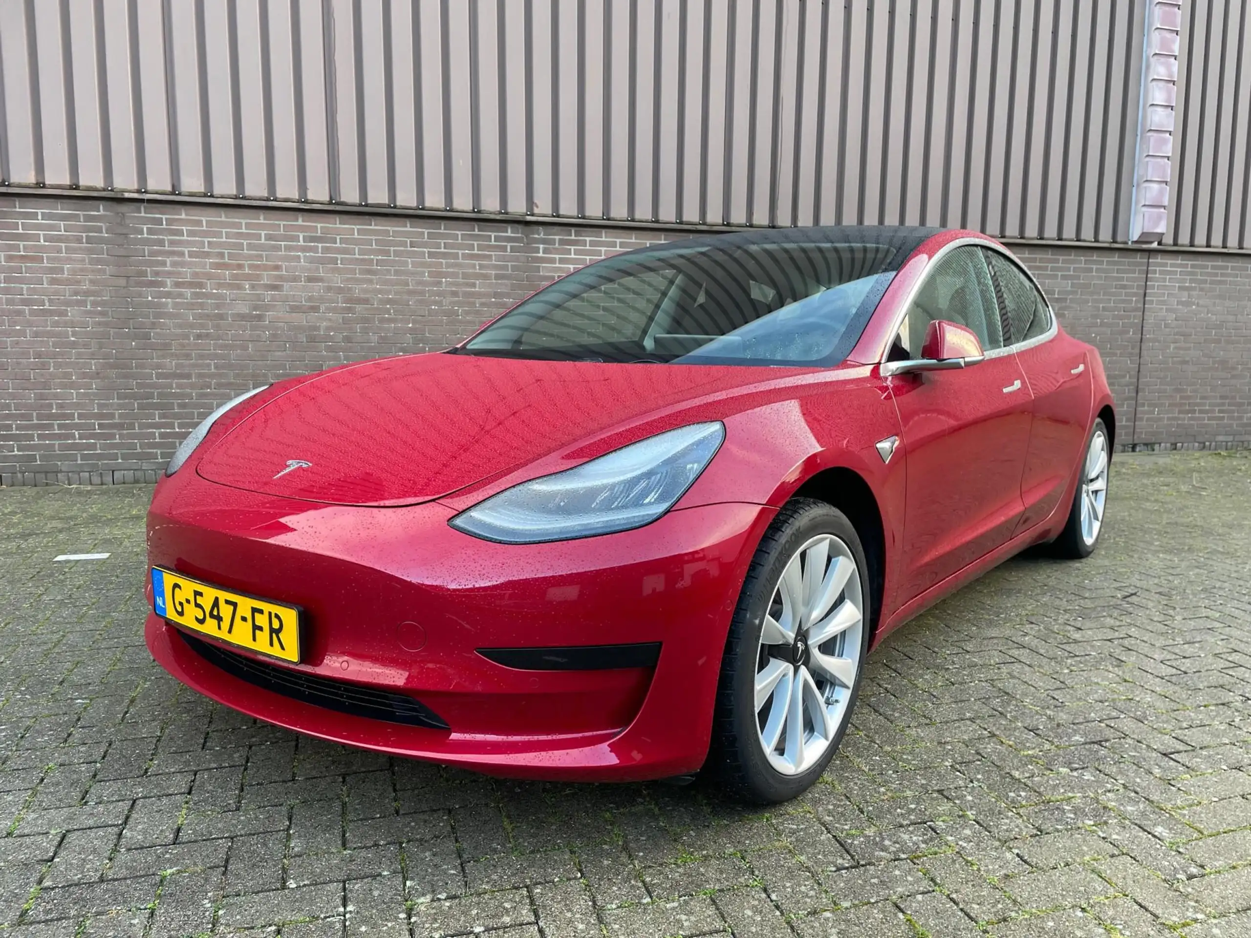 Tesla - Model 3