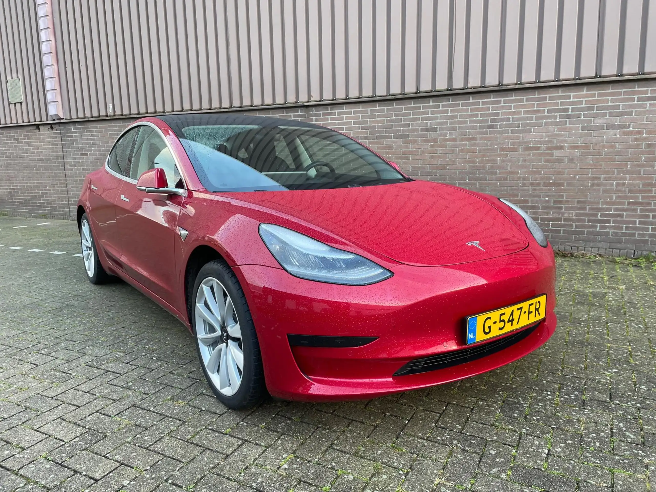 Tesla - Model 3