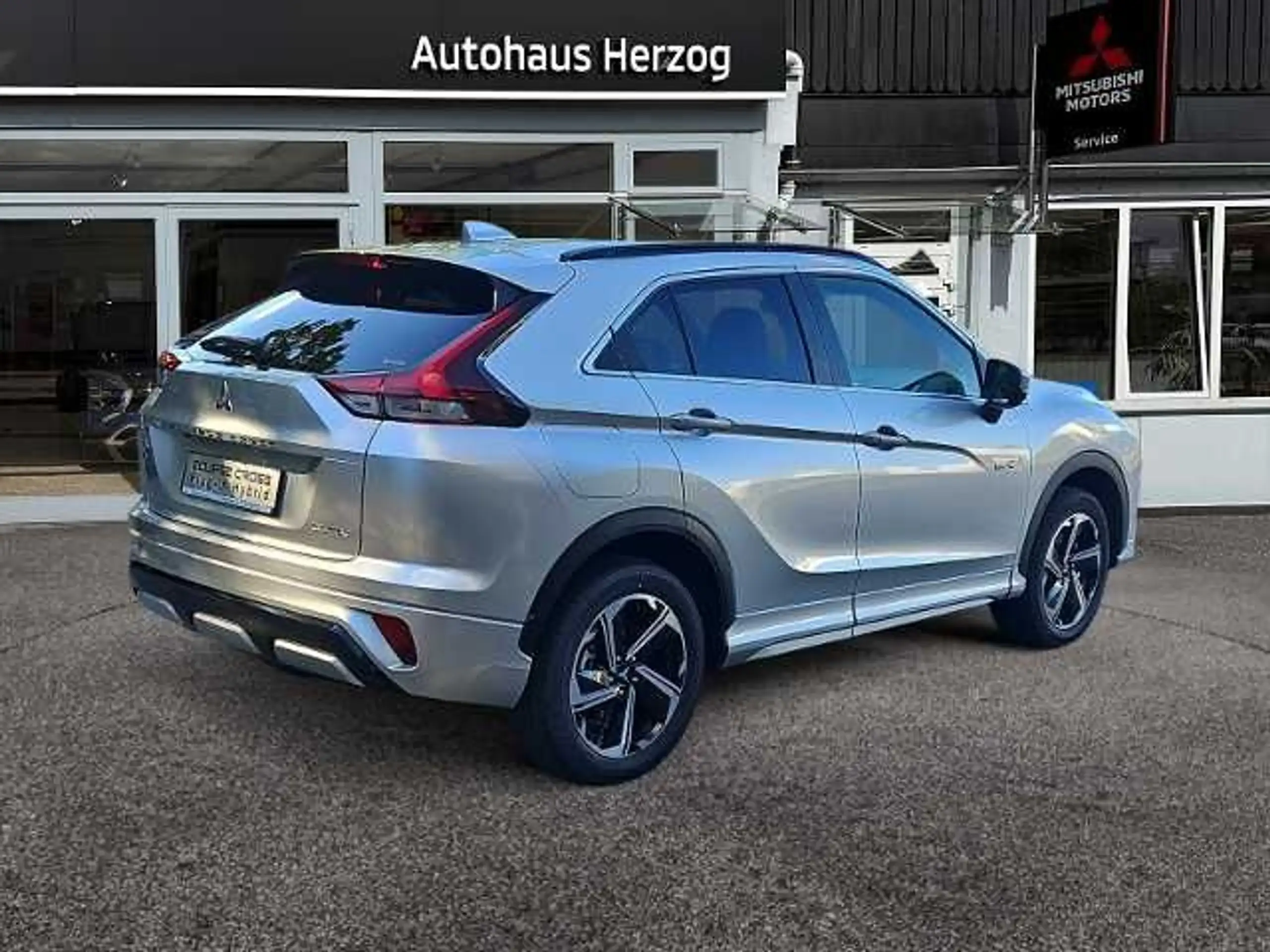 Mitsubishi - Eclipse Cross