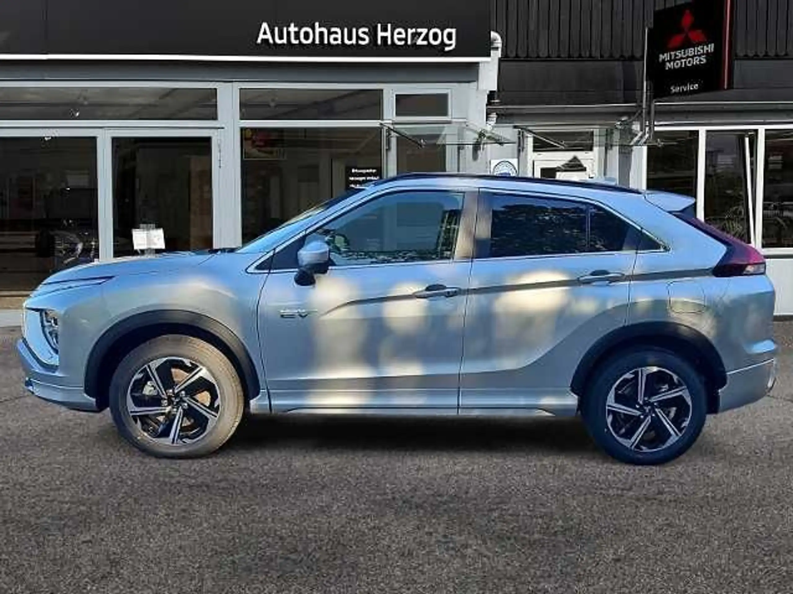 Mitsubishi - Eclipse Cross