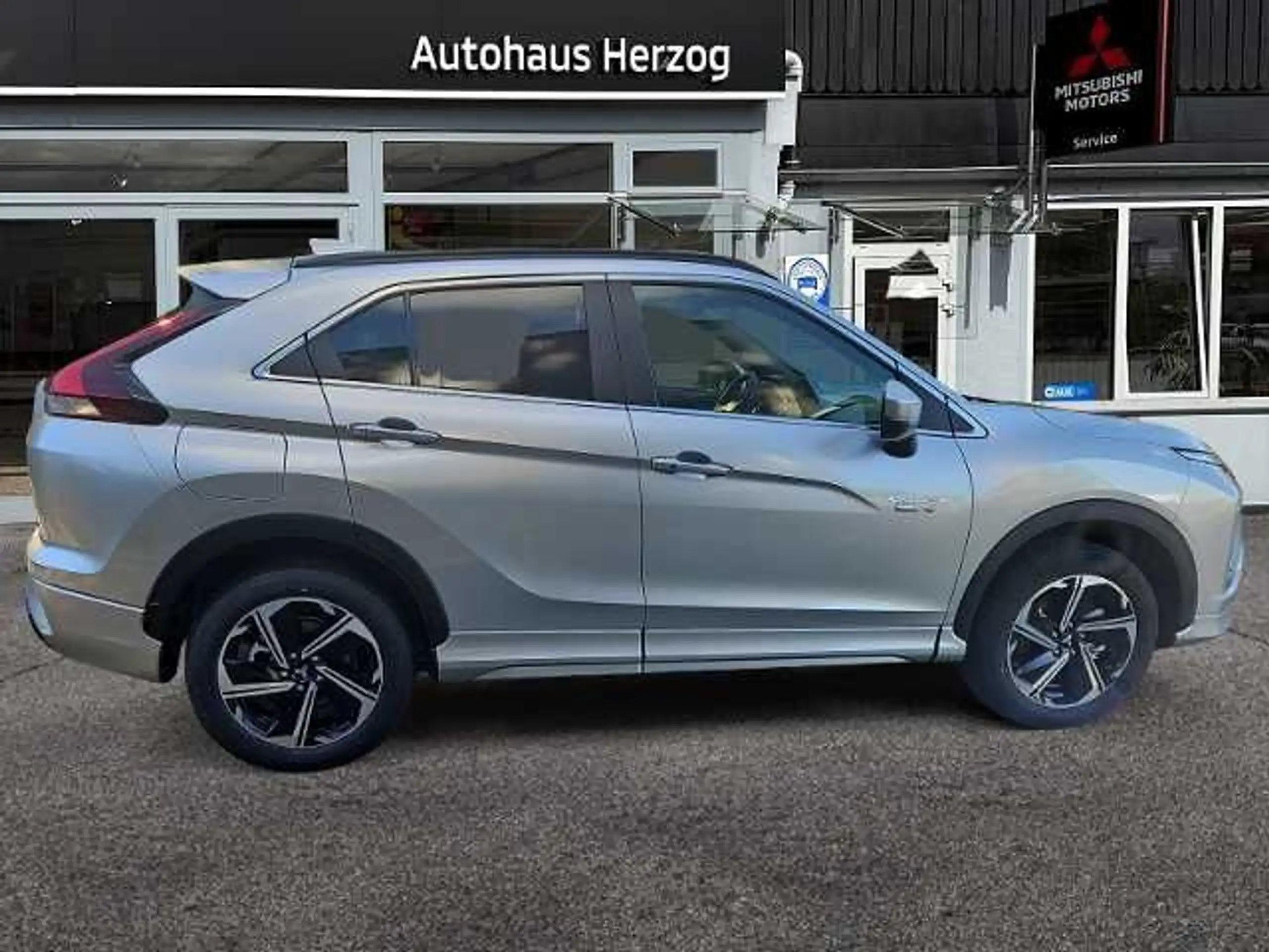 Mitsubishi - Eclipse Cross