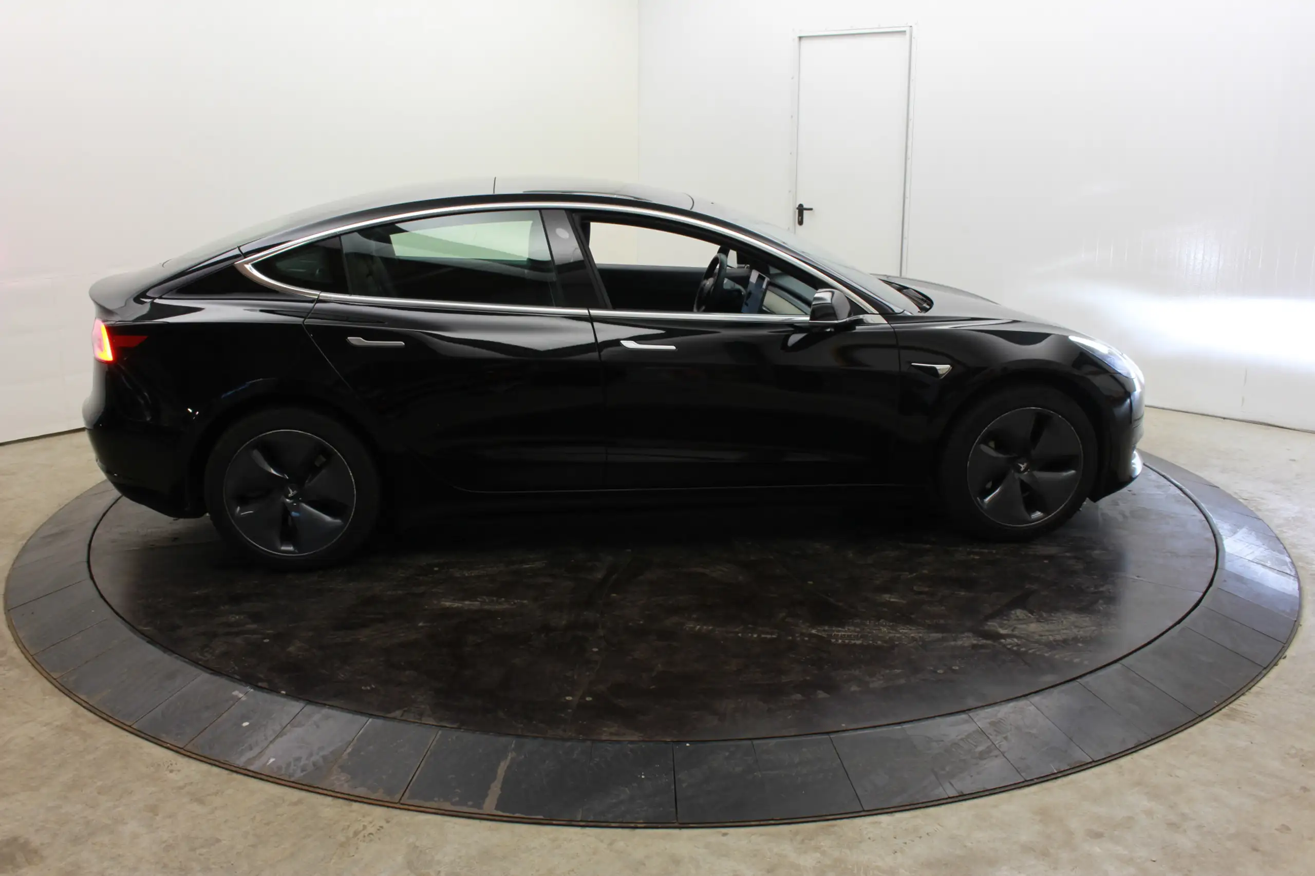 Tesla - Model 3