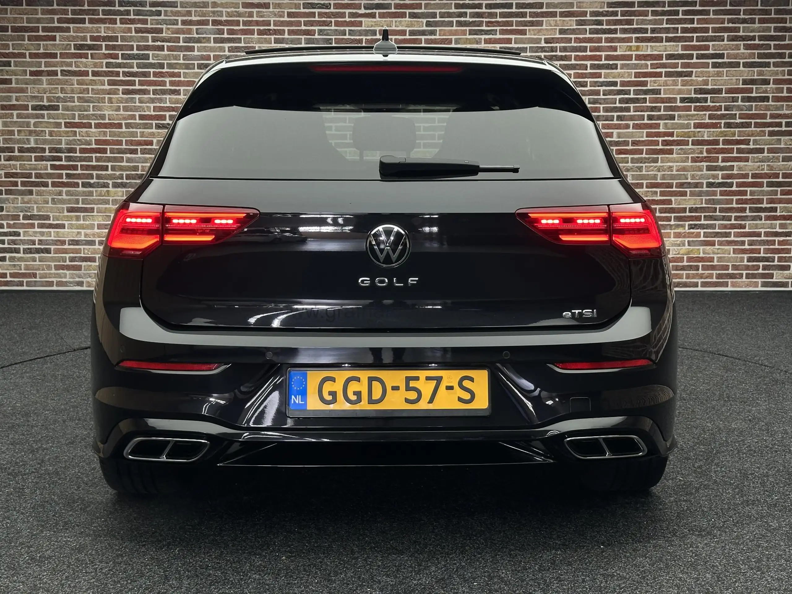 Volkswagen - Golf