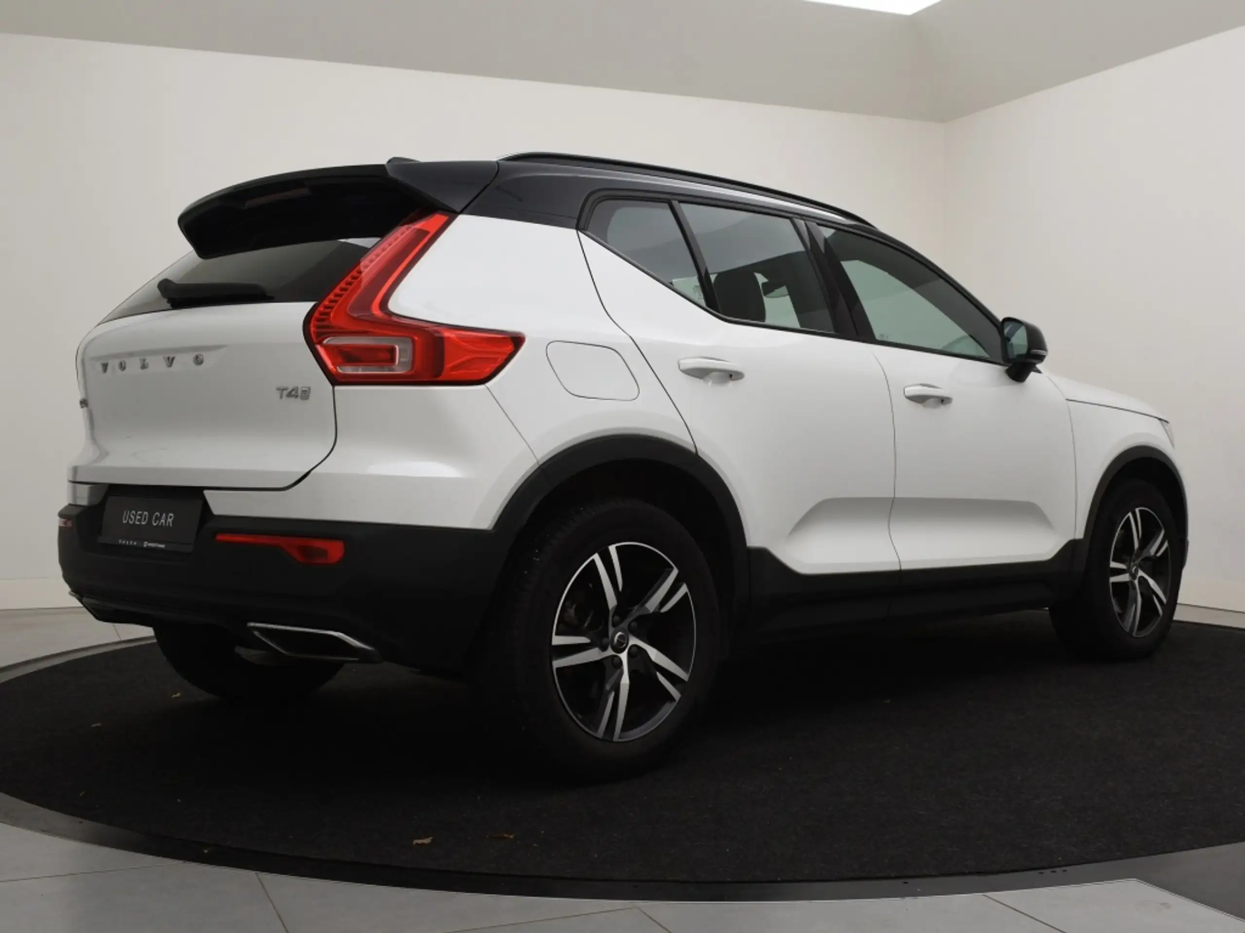 Volvo - XC40