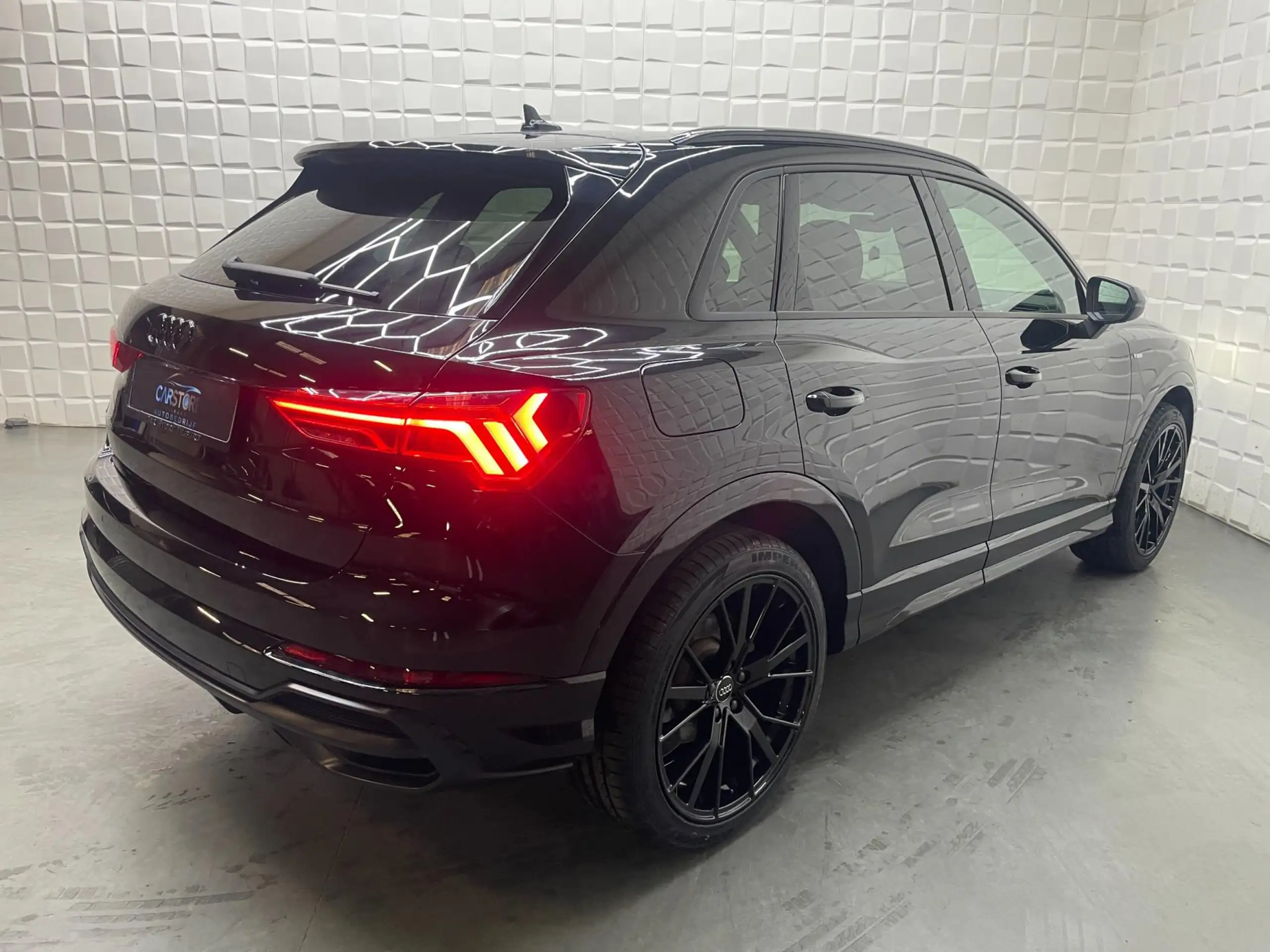 Audi - Q3