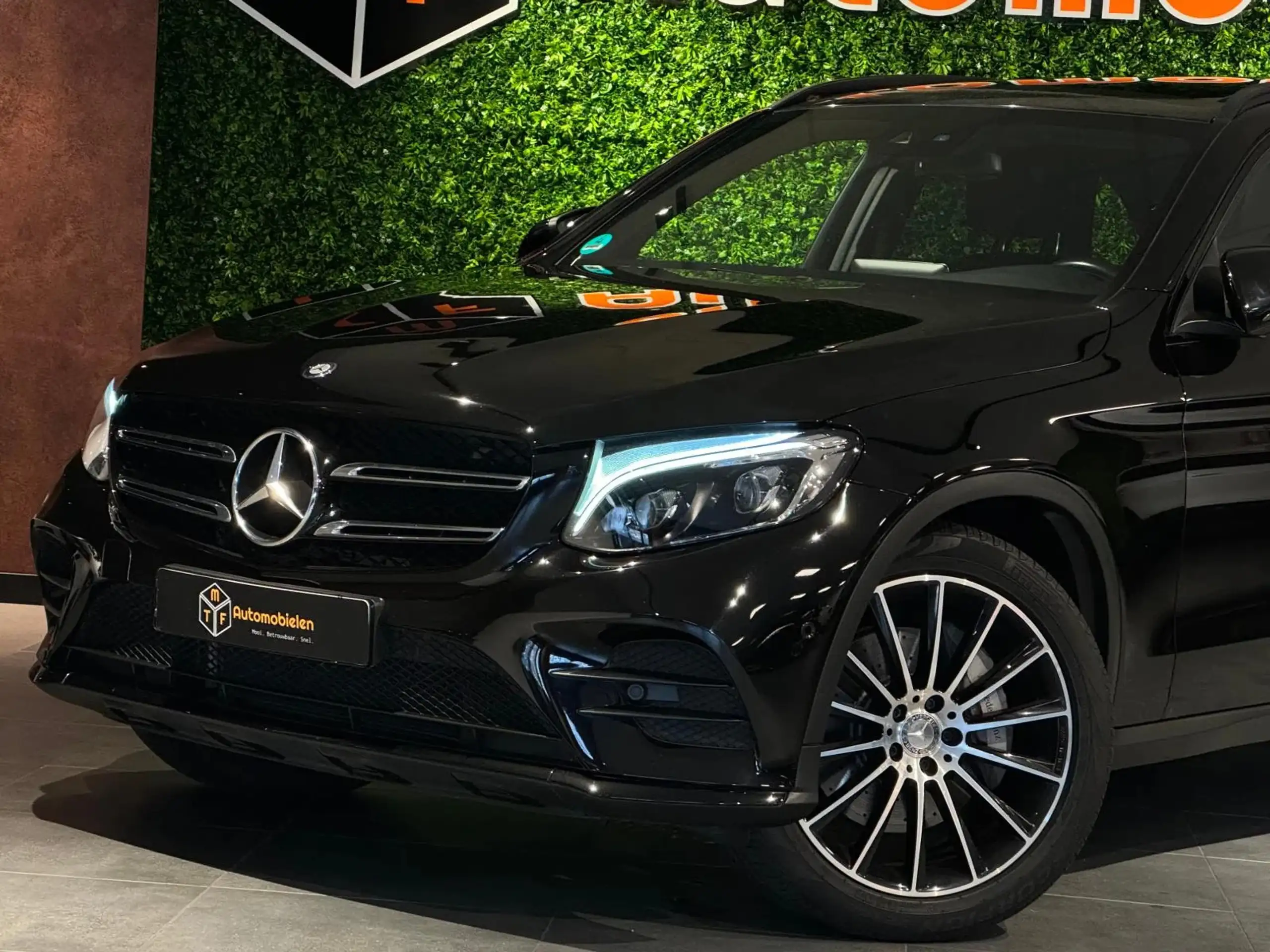 Mercedes-Benz - GLC 250