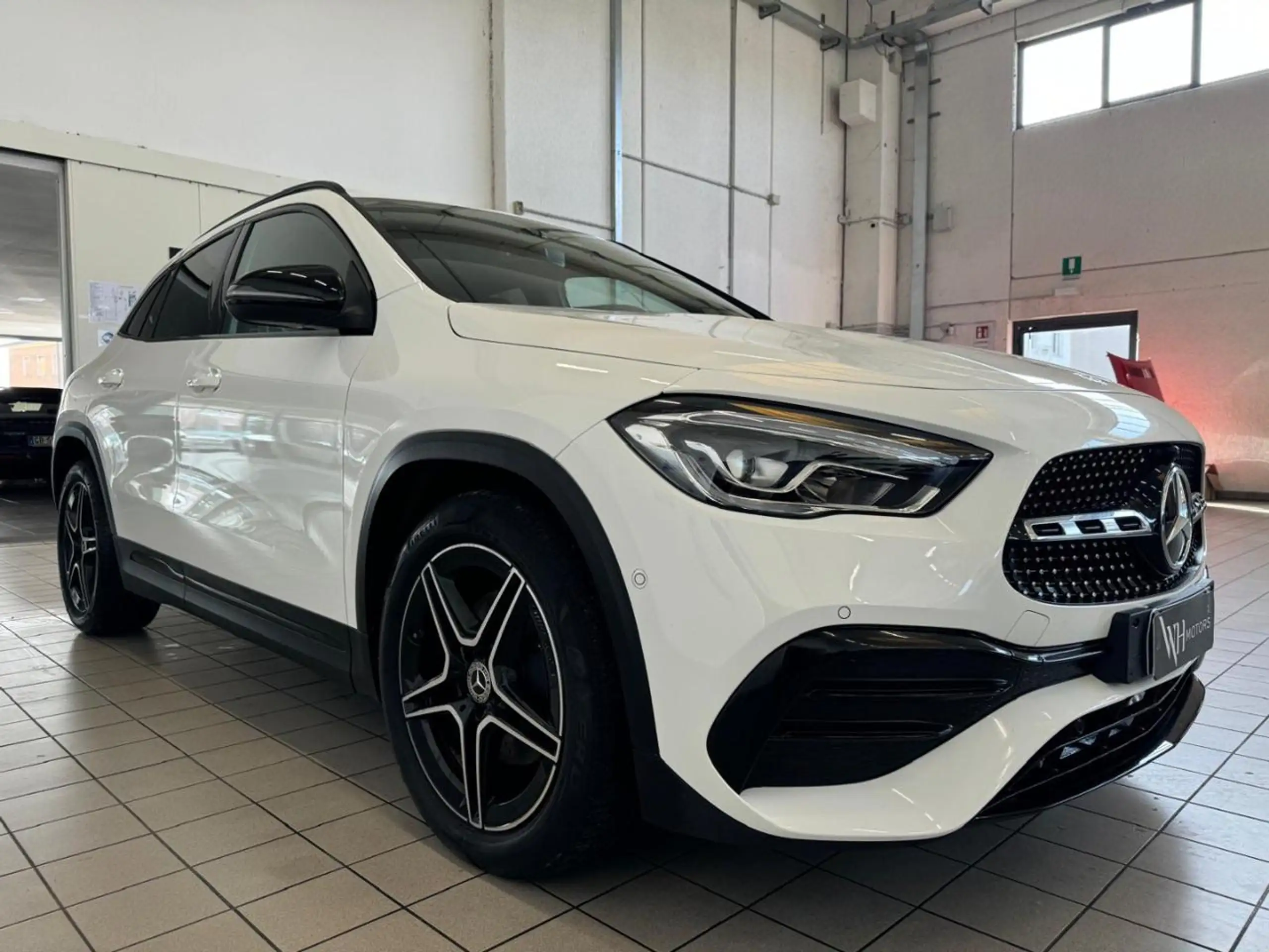 Mercedes-Benz - GLA 200