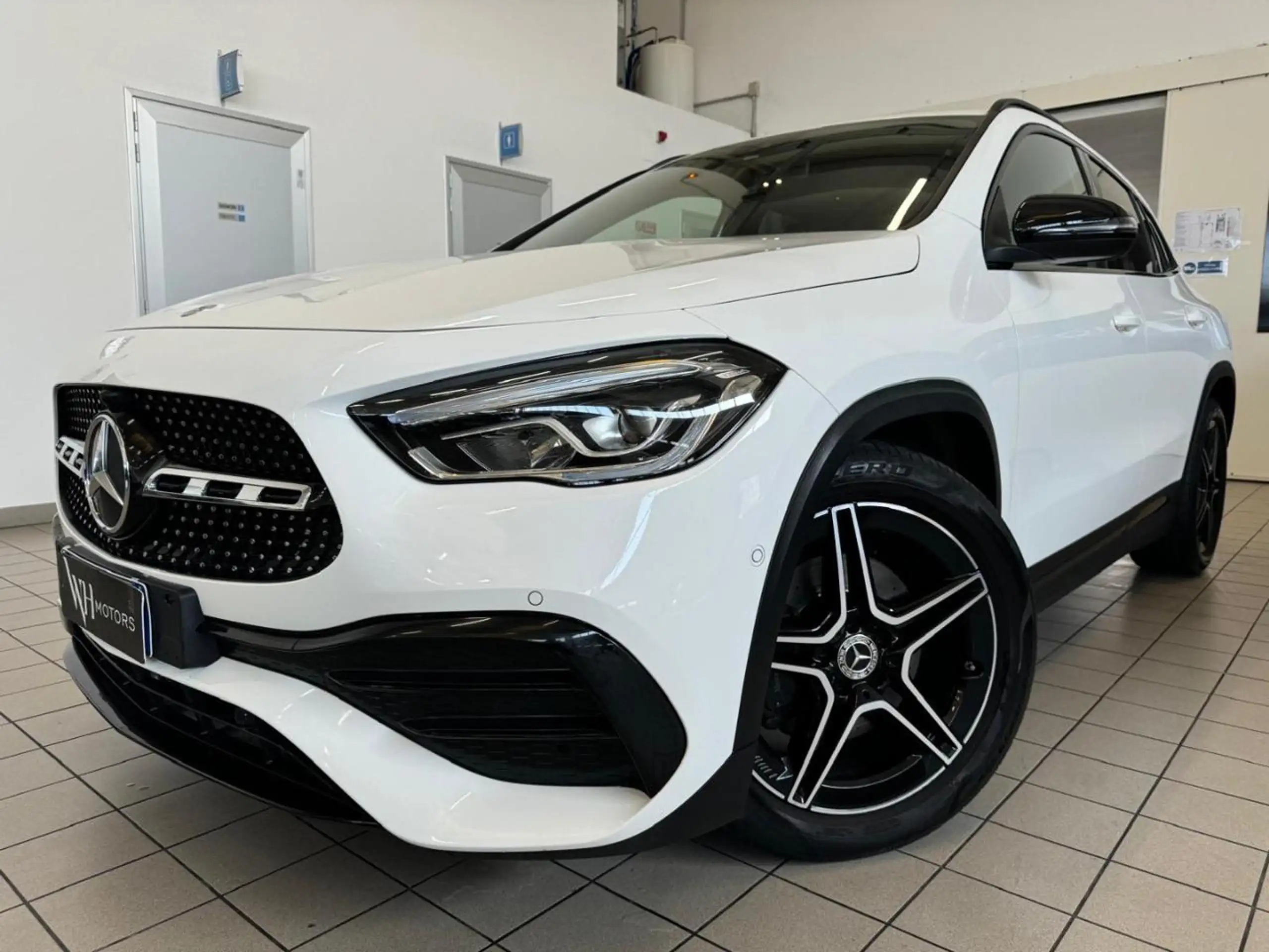 Mercedes-Benz - GLA 200