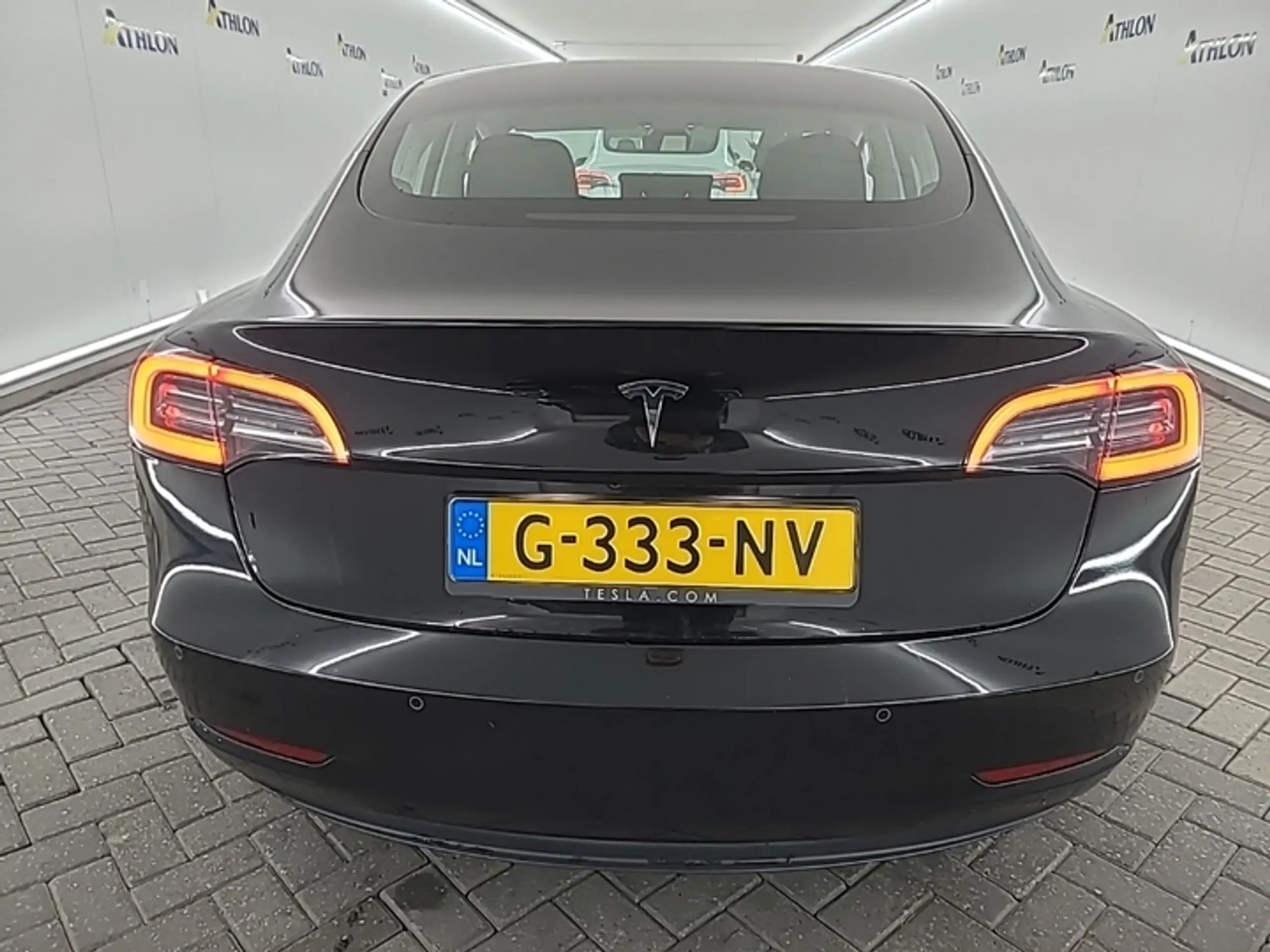 Tesla - Model 3