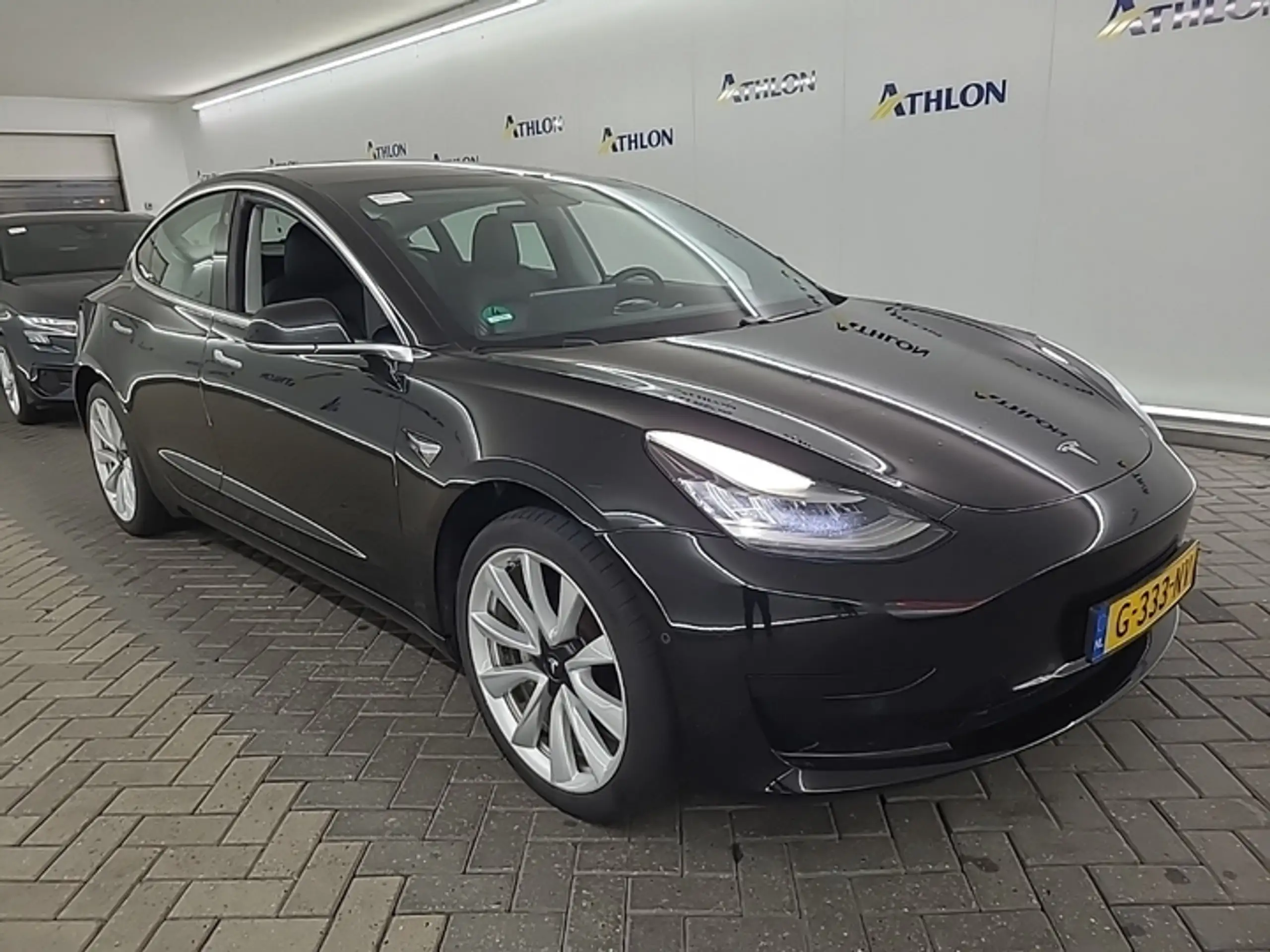 Tesla - Model 3