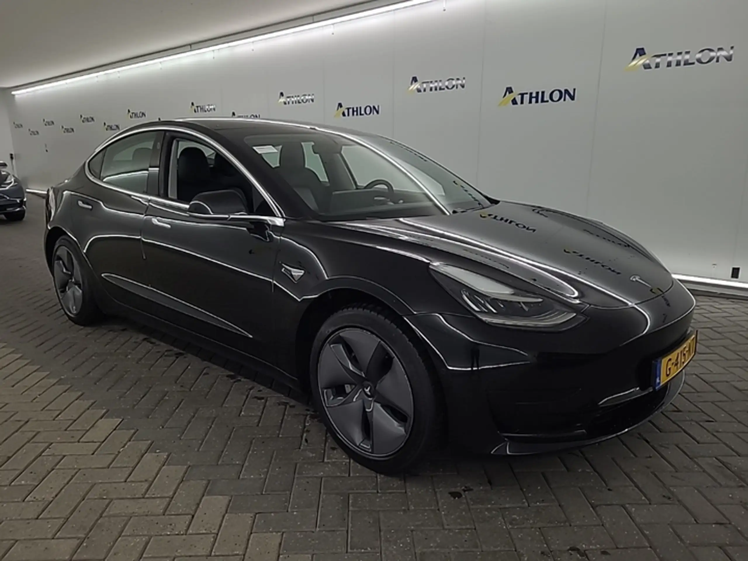 Tesla - Model 3