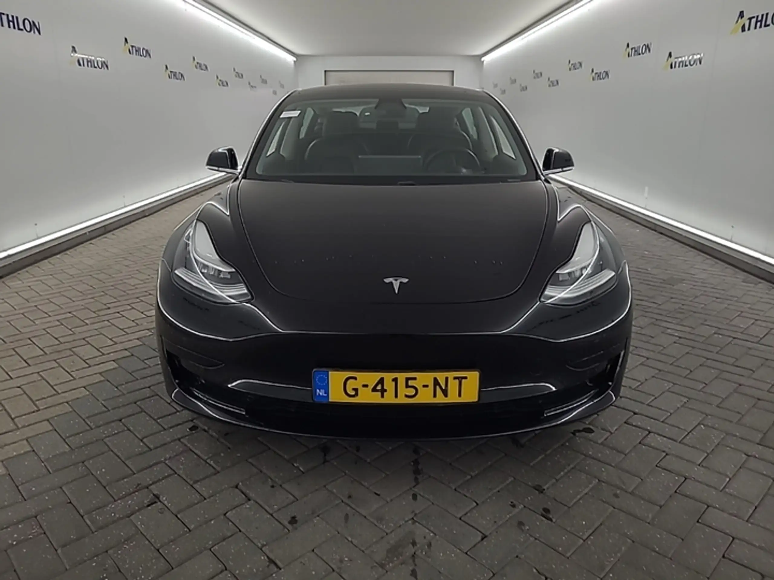 Tesla - Model 3