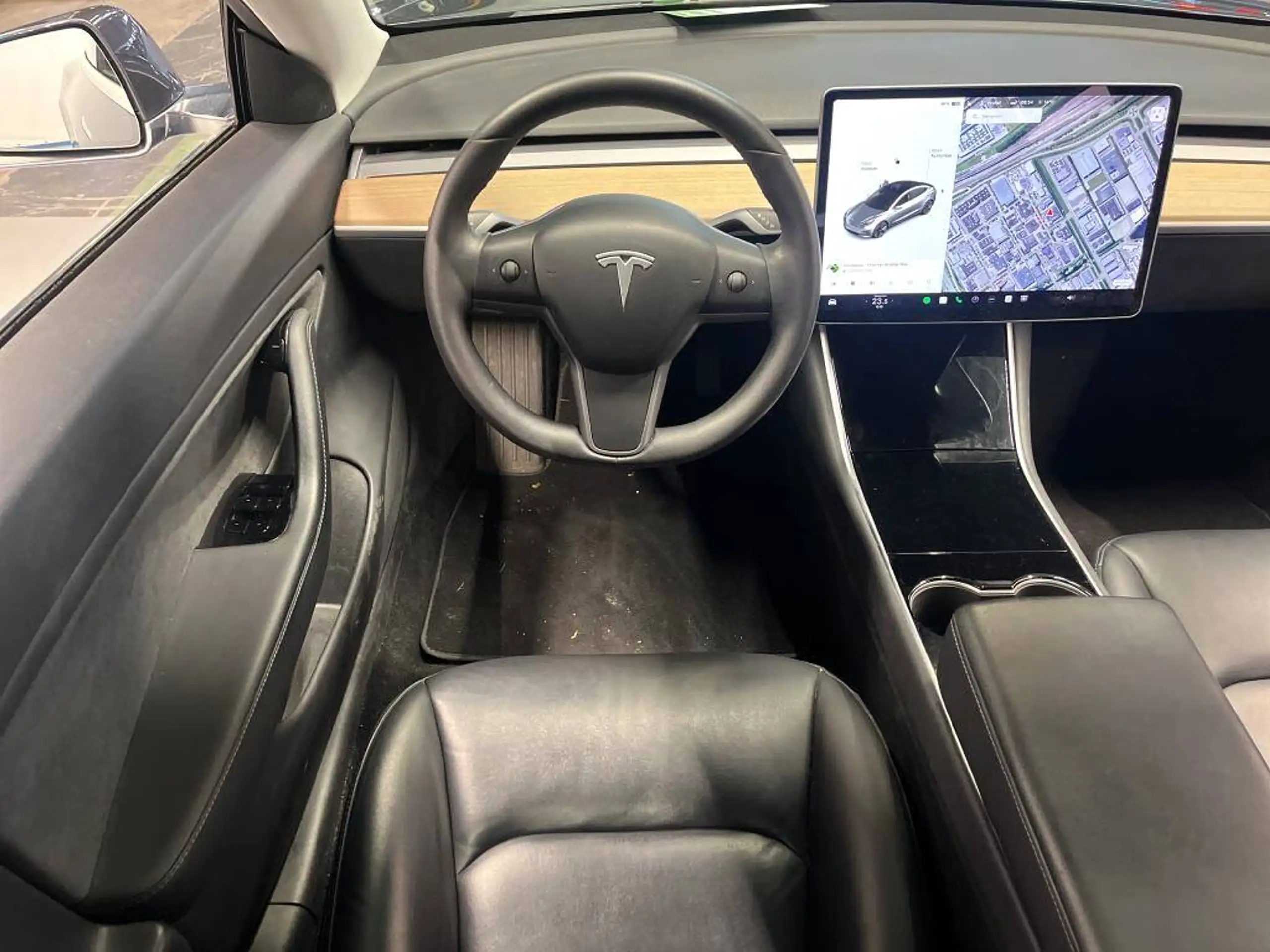 Tesla - Model 3