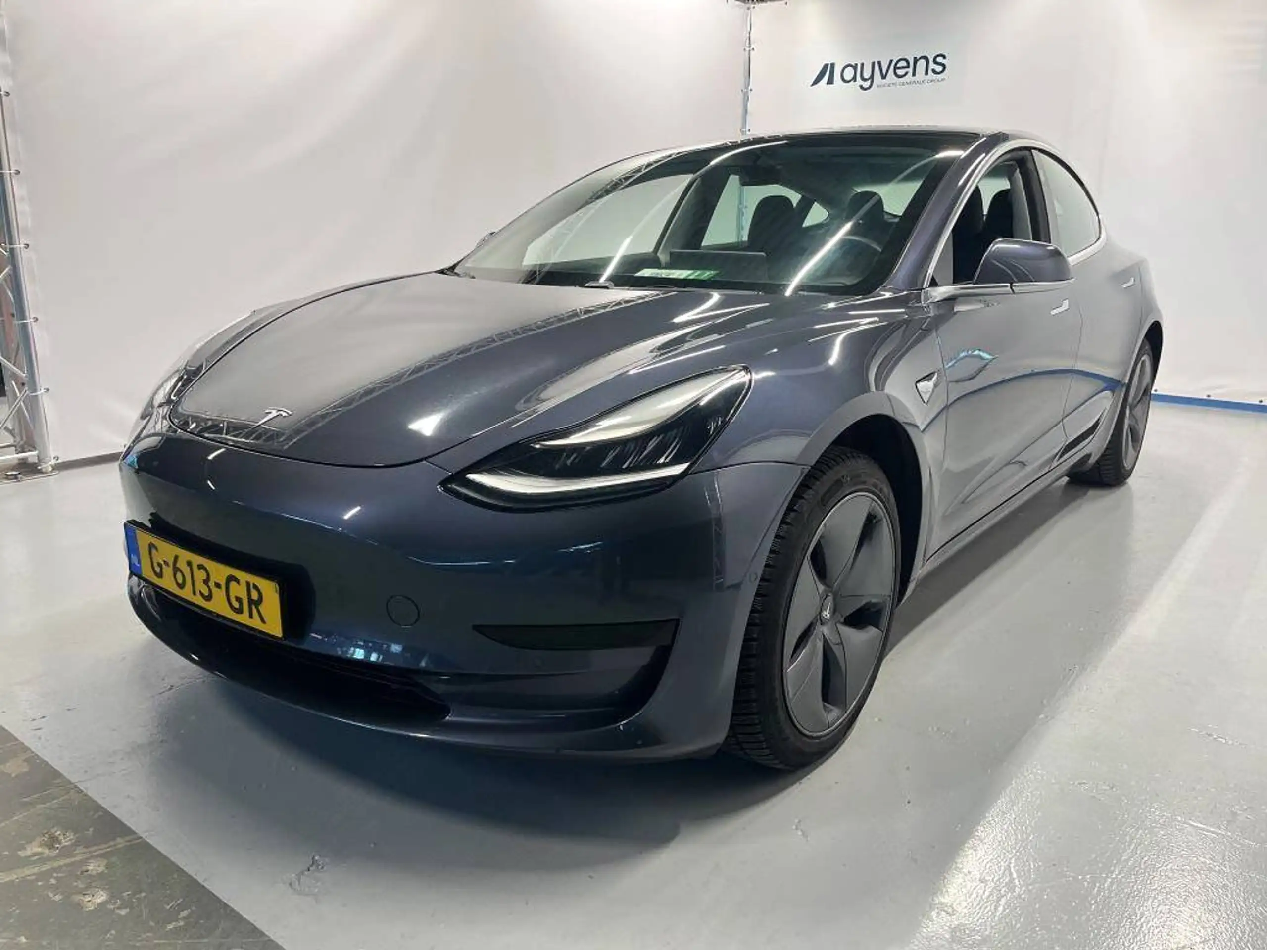 Tesla - Model 3