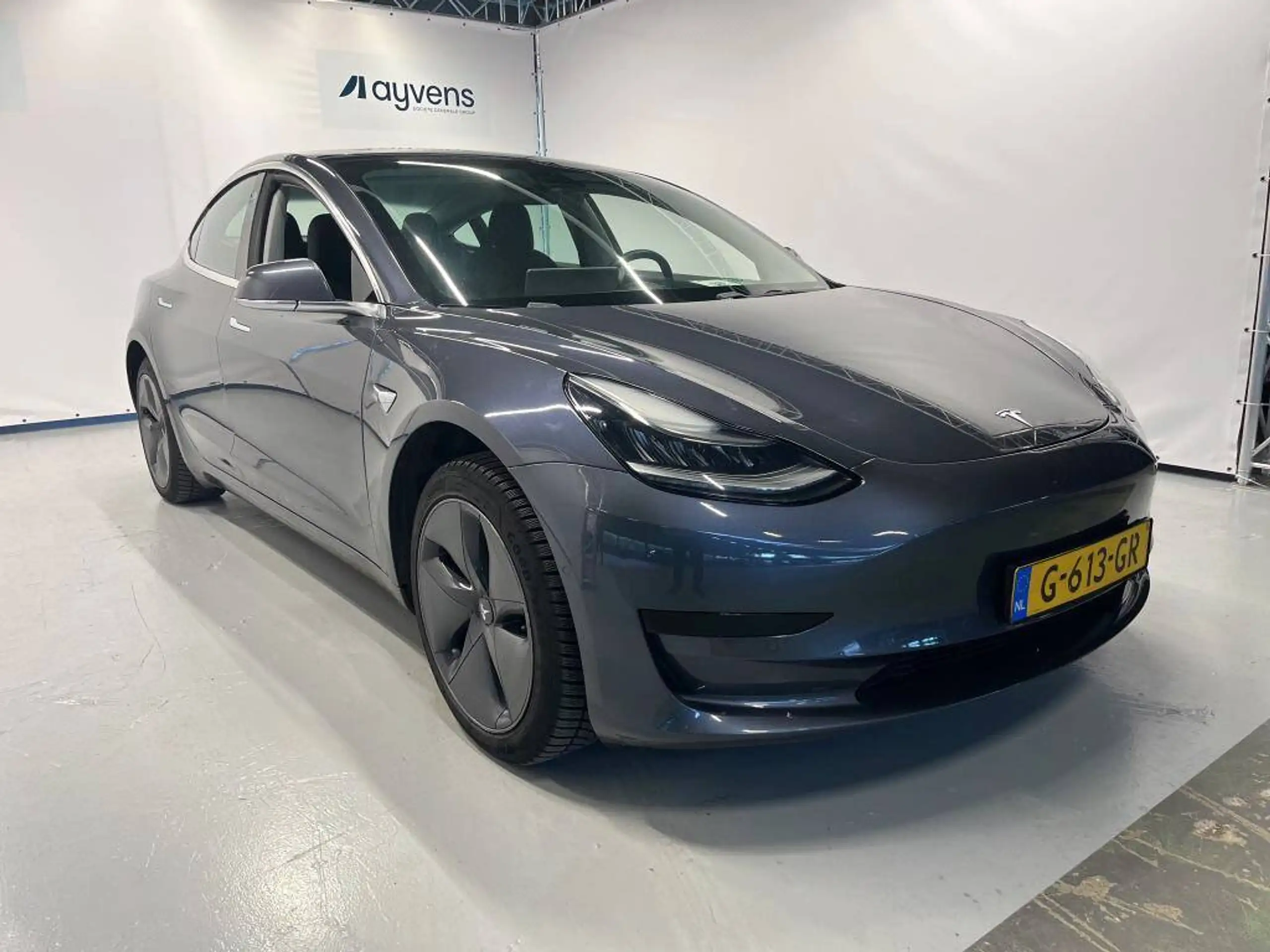 Tesla - Model 3