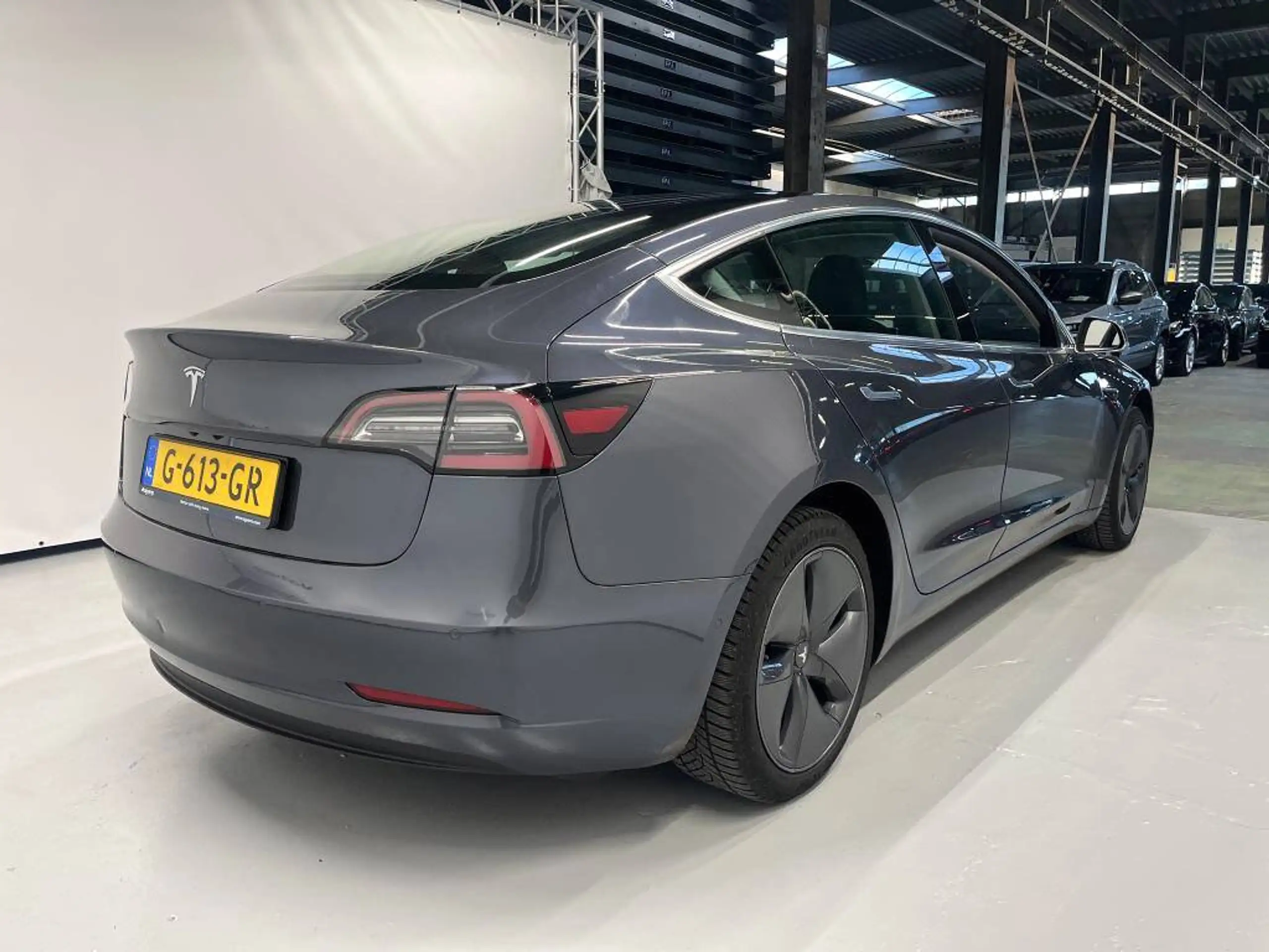 Tesla - Model 3