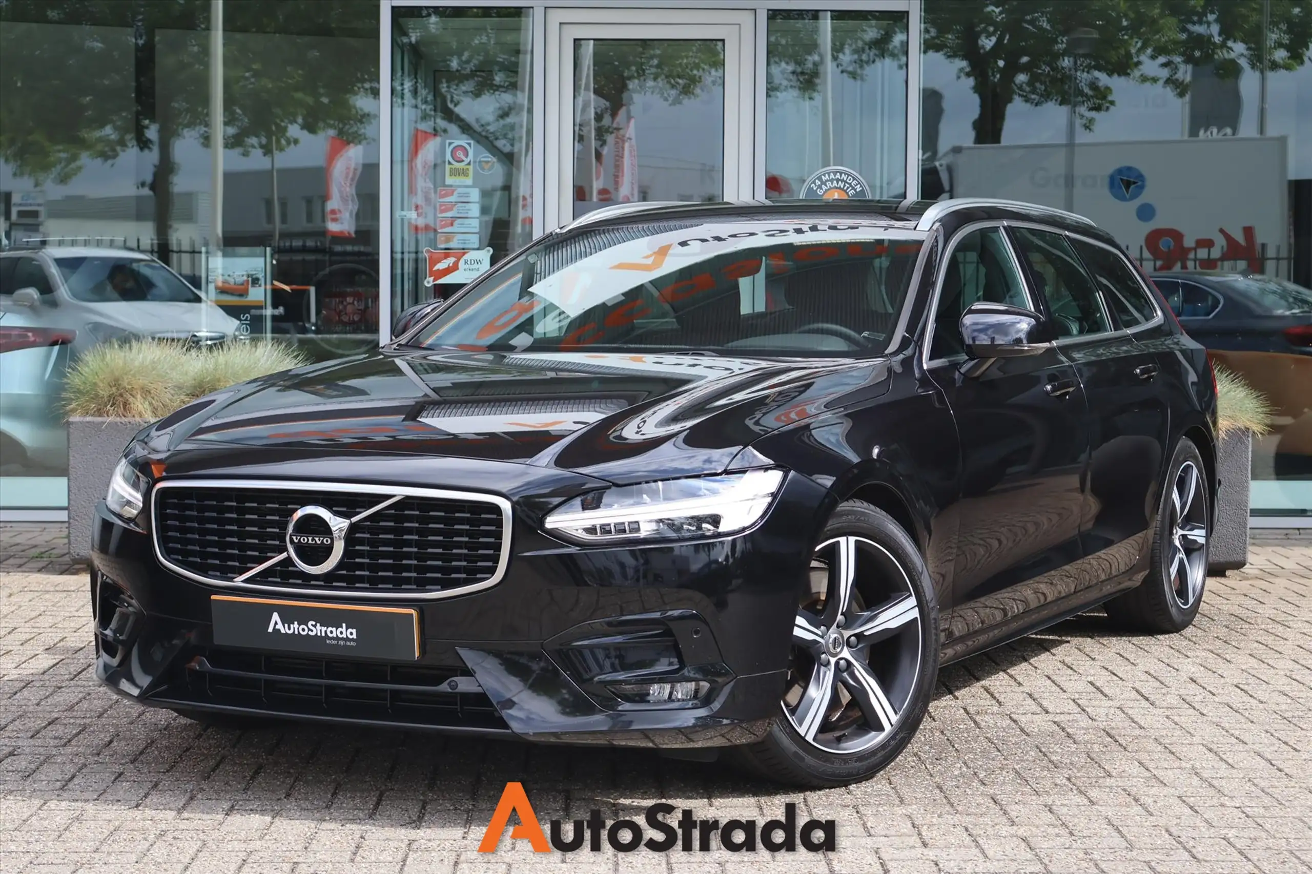 Volvo - V90