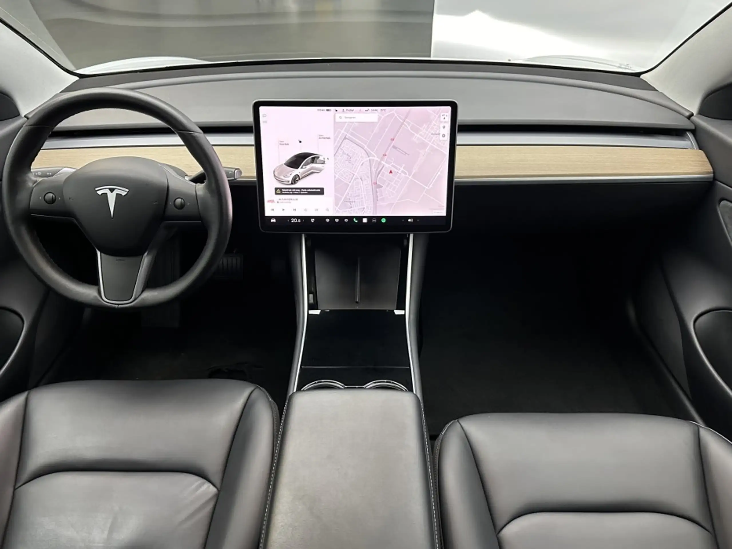 Tesla - Model 3