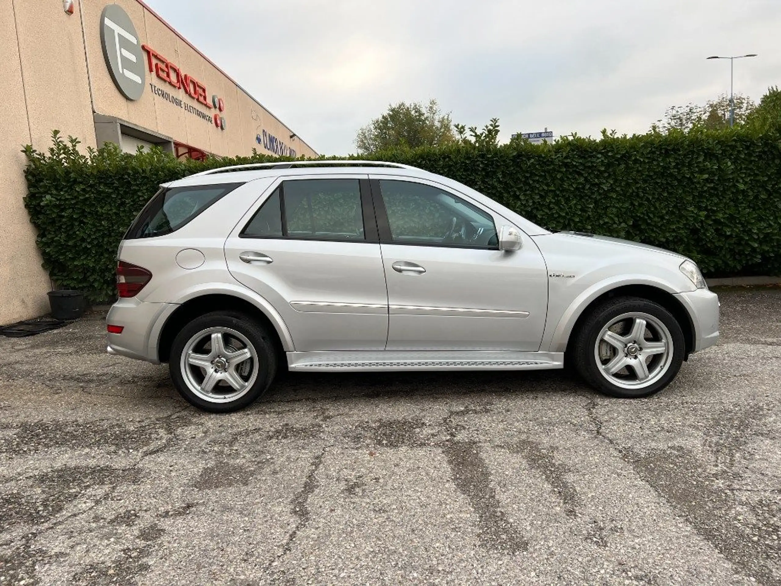 Mercedes-Benz - ML 63 AMG