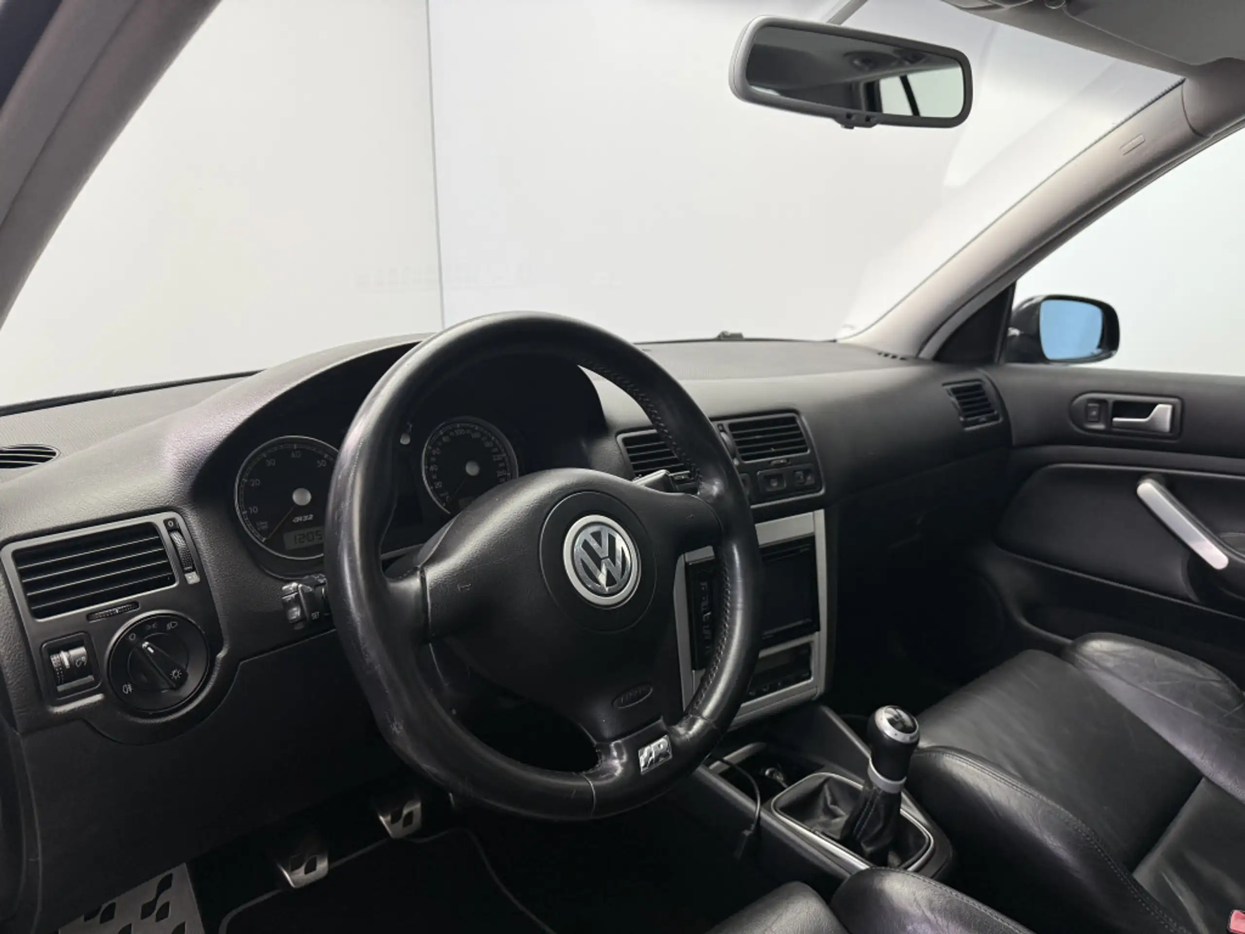 Volkswagen - Golf