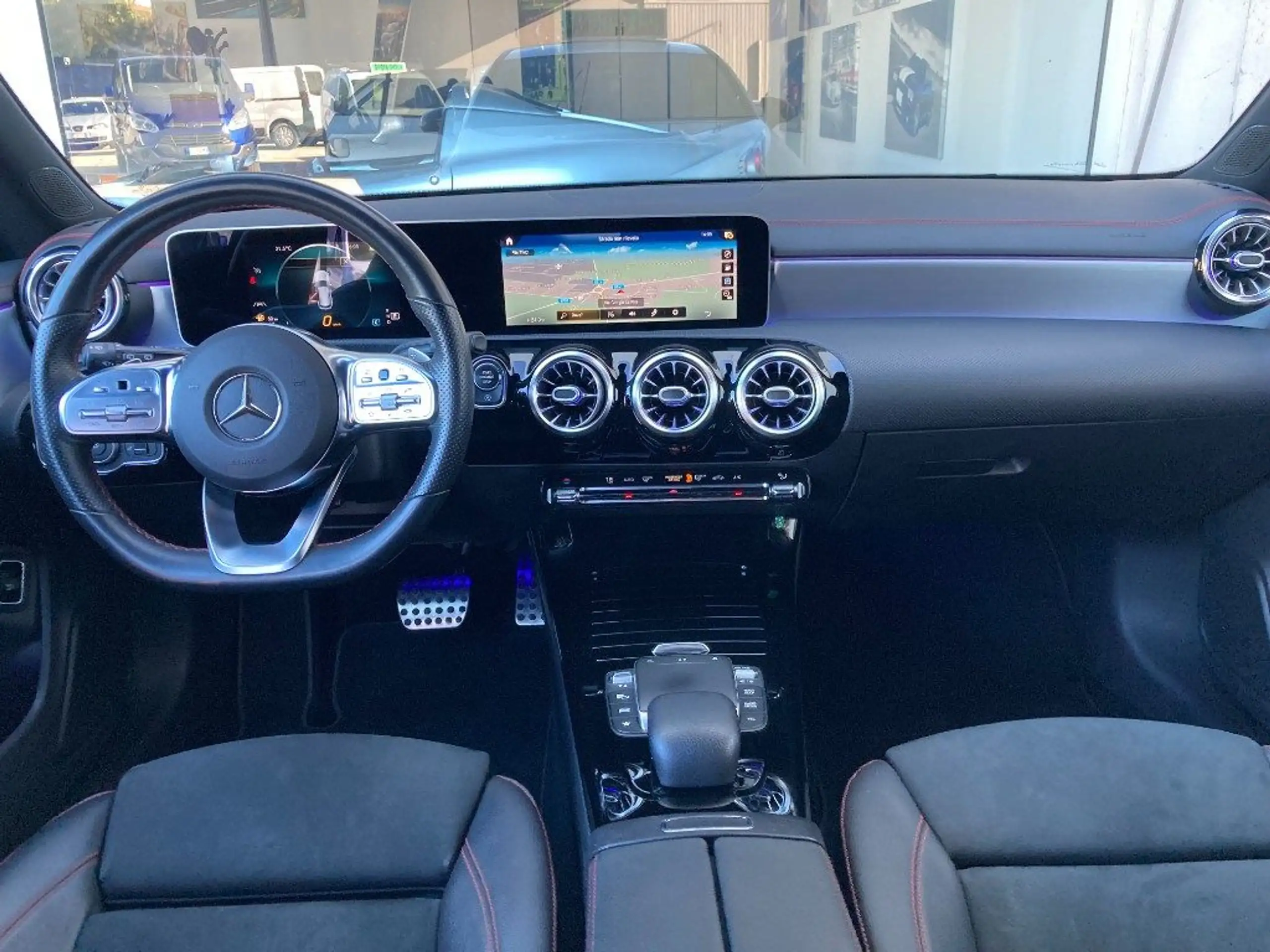 Mercedes-Benz - CLA 220