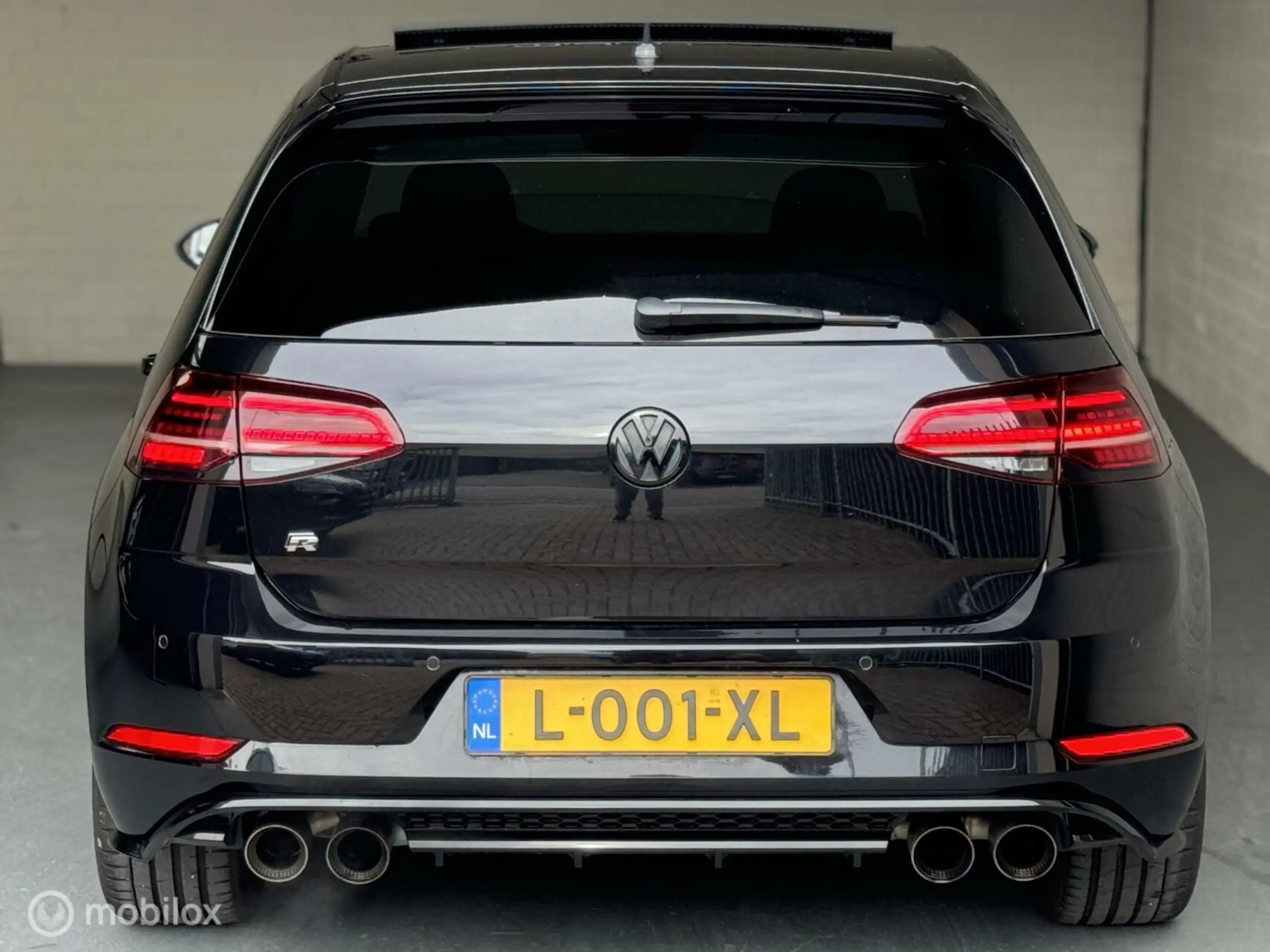 Volkswagen - Golf