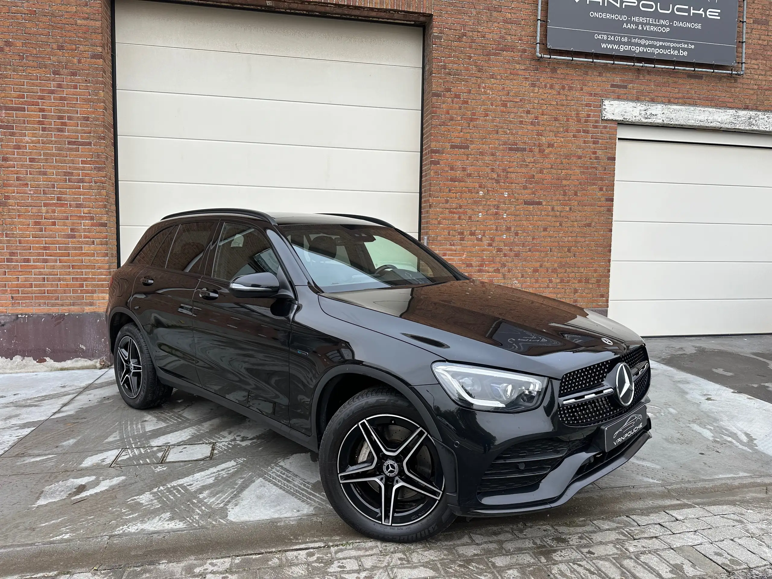 Mercedes-Benz - GLC 300