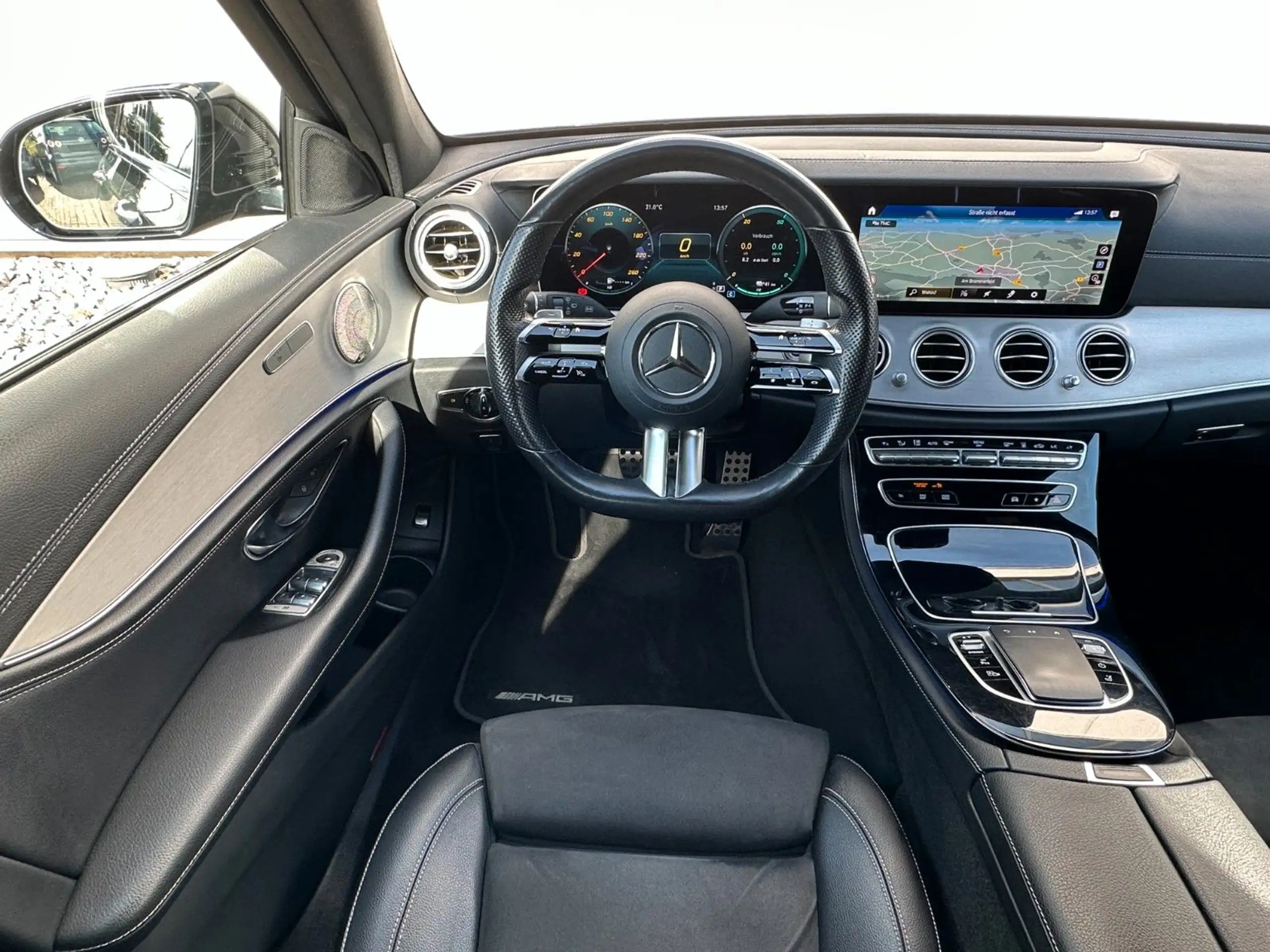 Mercedes-Benz - E 300