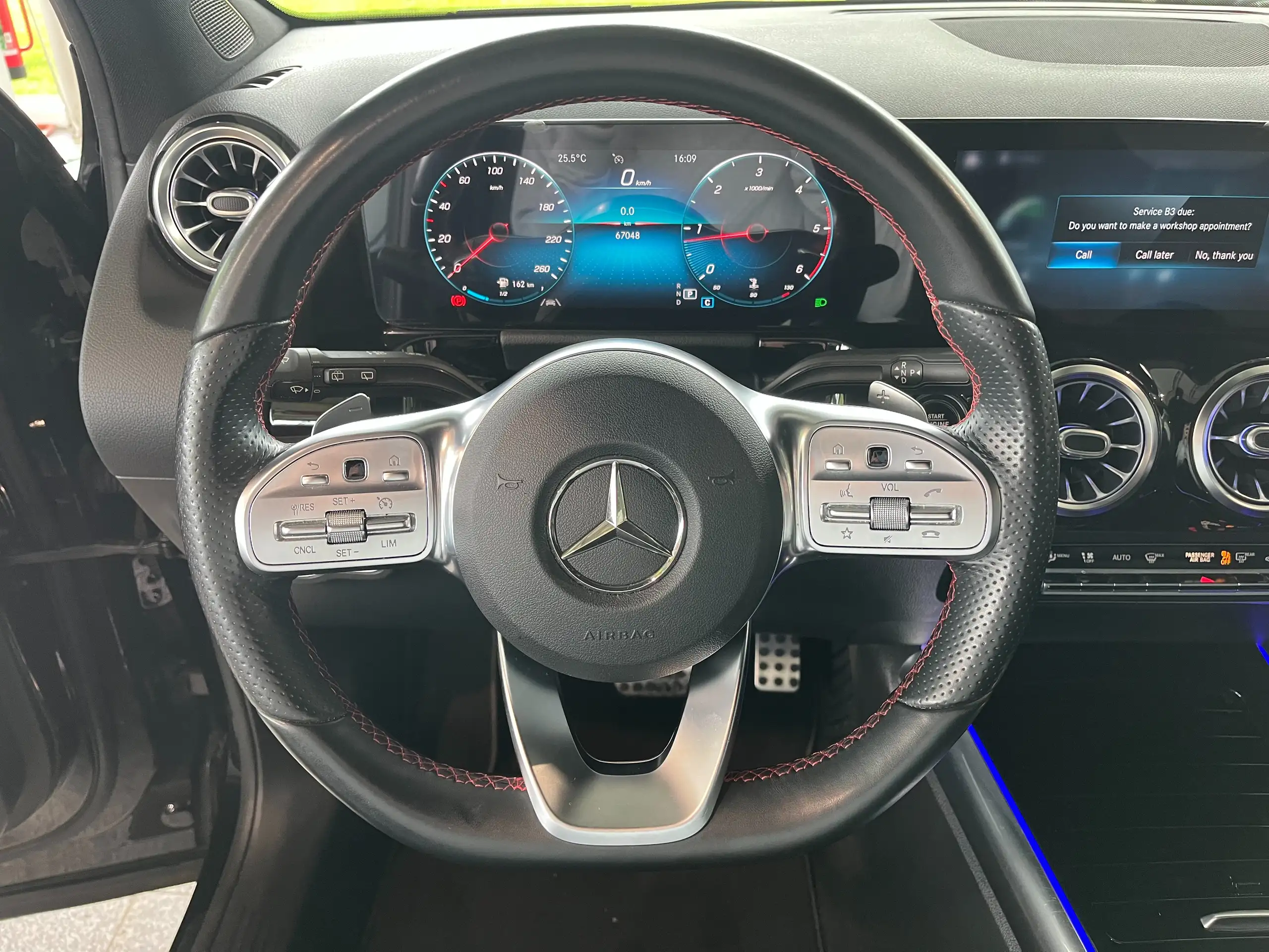 Mercedes-Benz - GLA 200