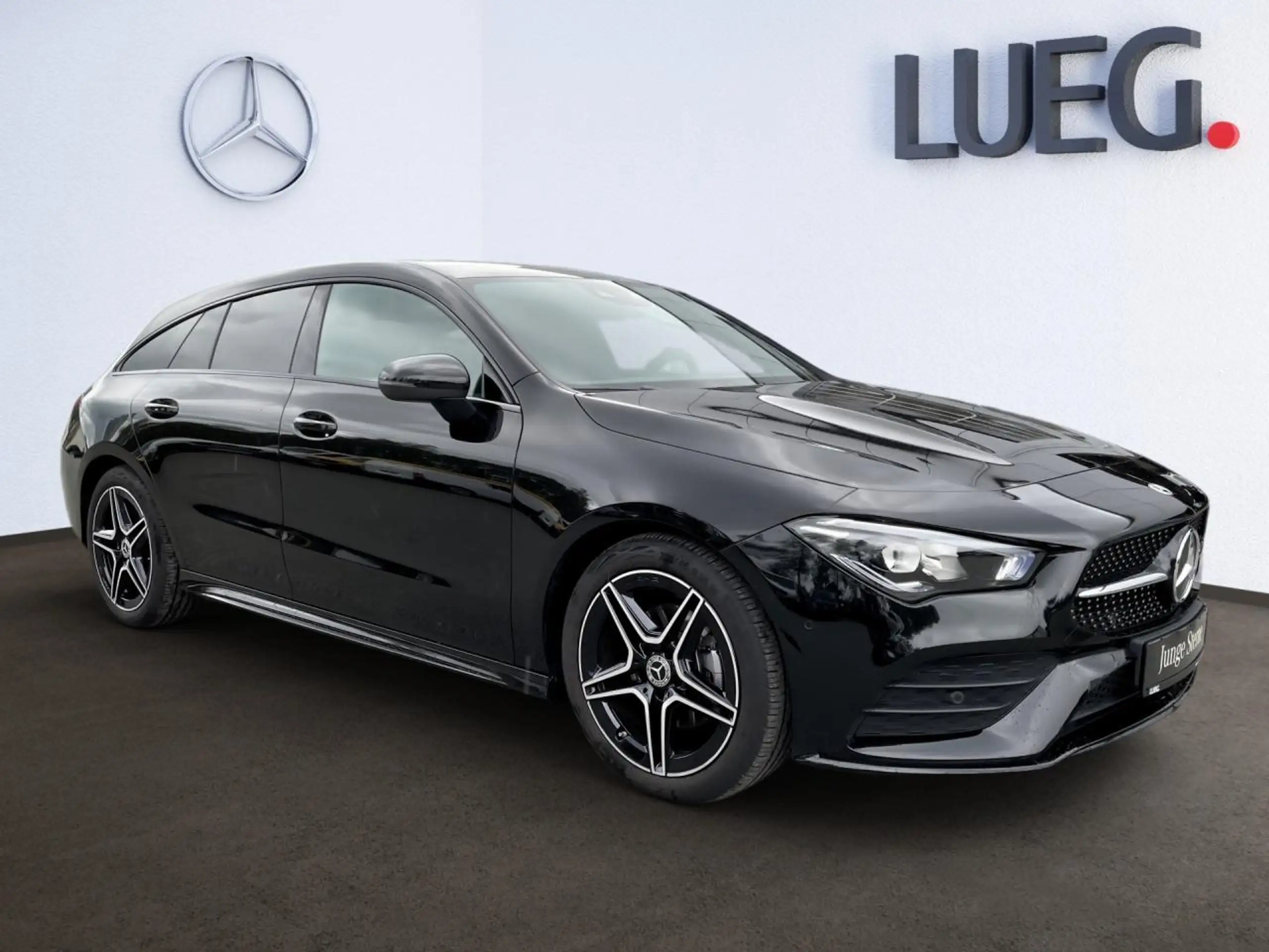 Mercedes-Benz - CLA 200