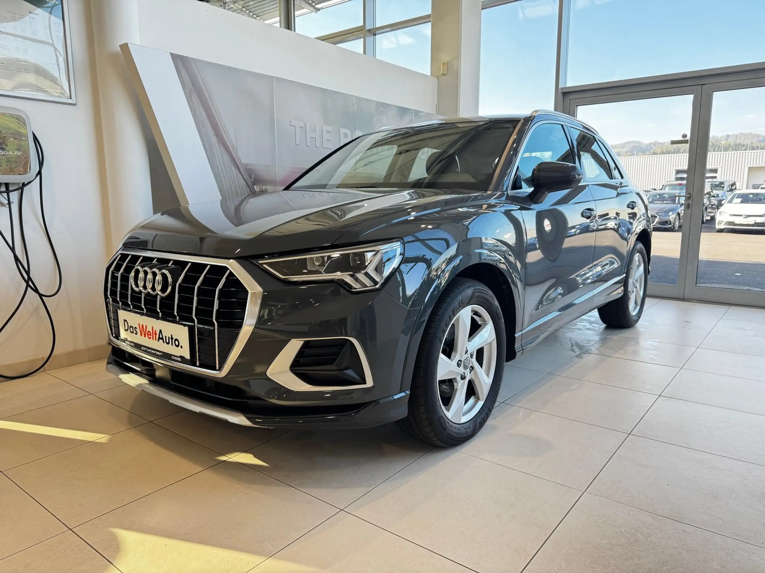 Audi - Q3