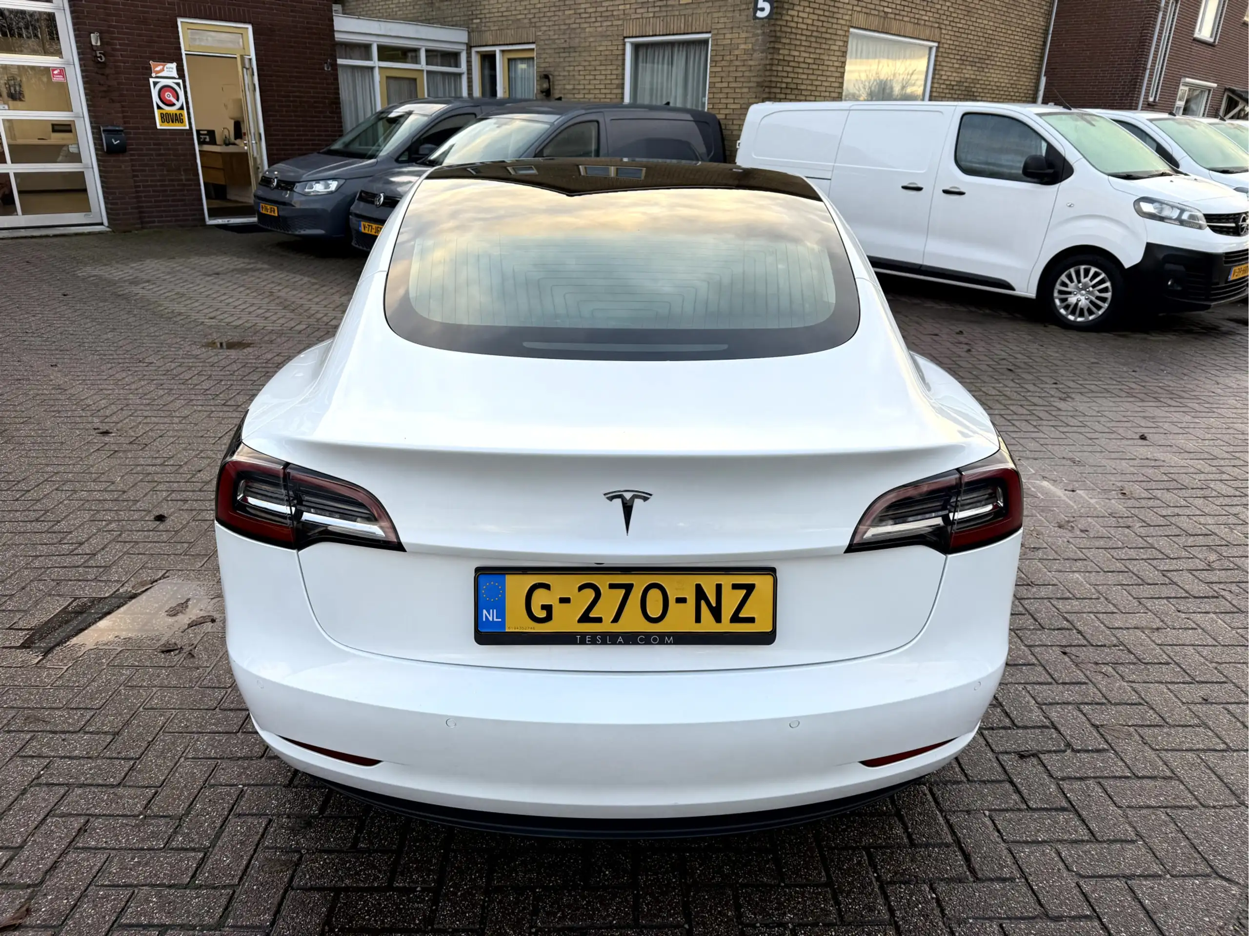 Tesla - Model 3