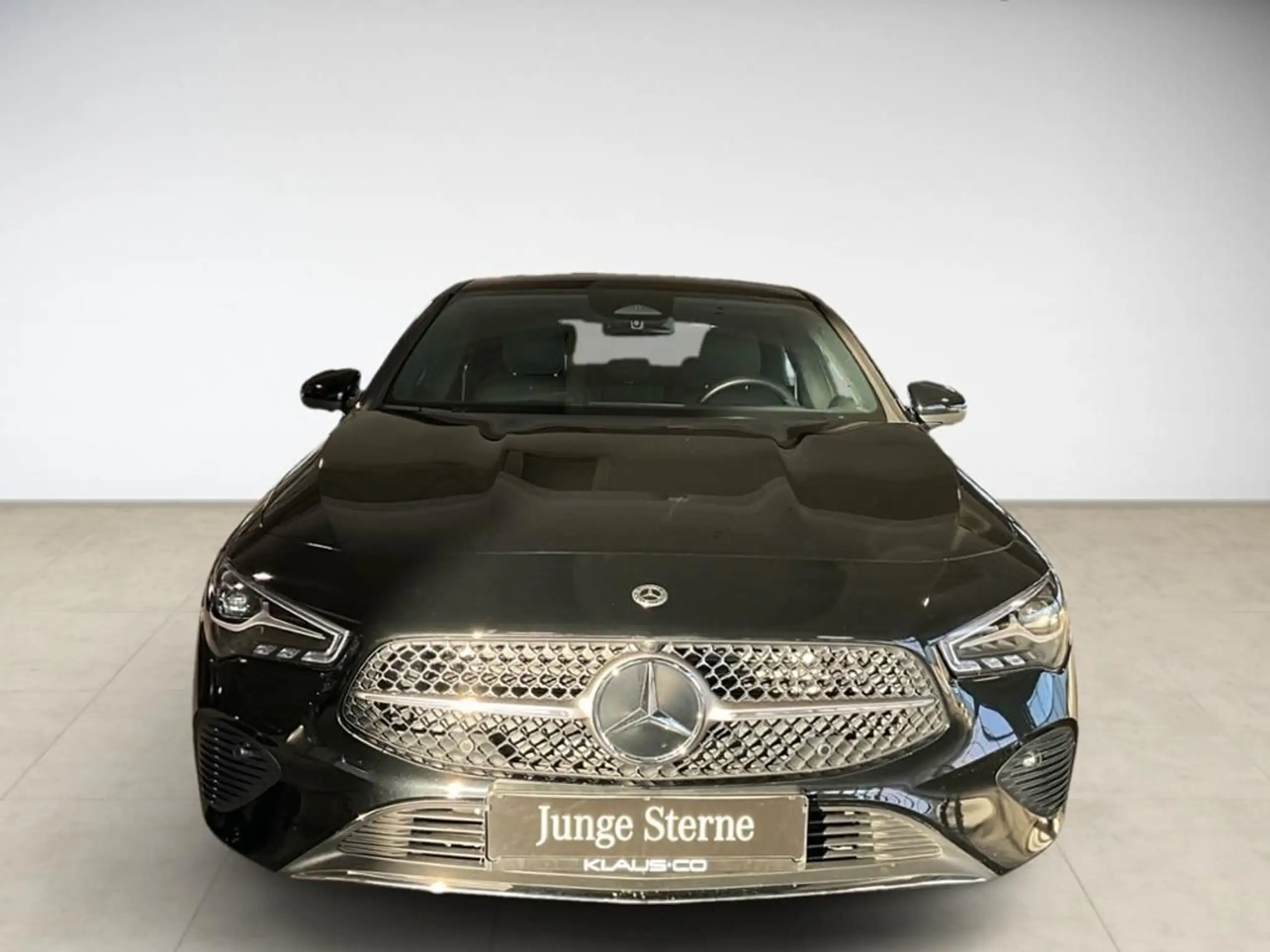 Mercedes-Benz - CLA 200