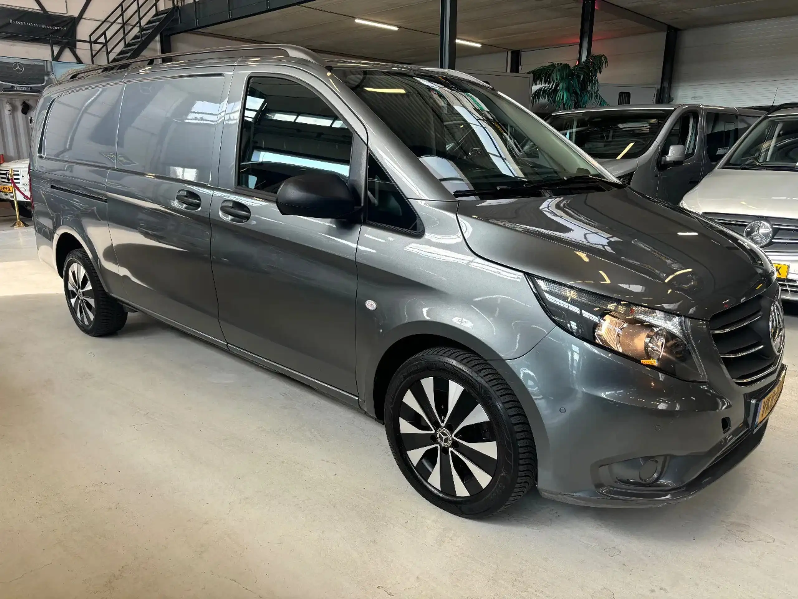 Mercedes-Benz - Vito