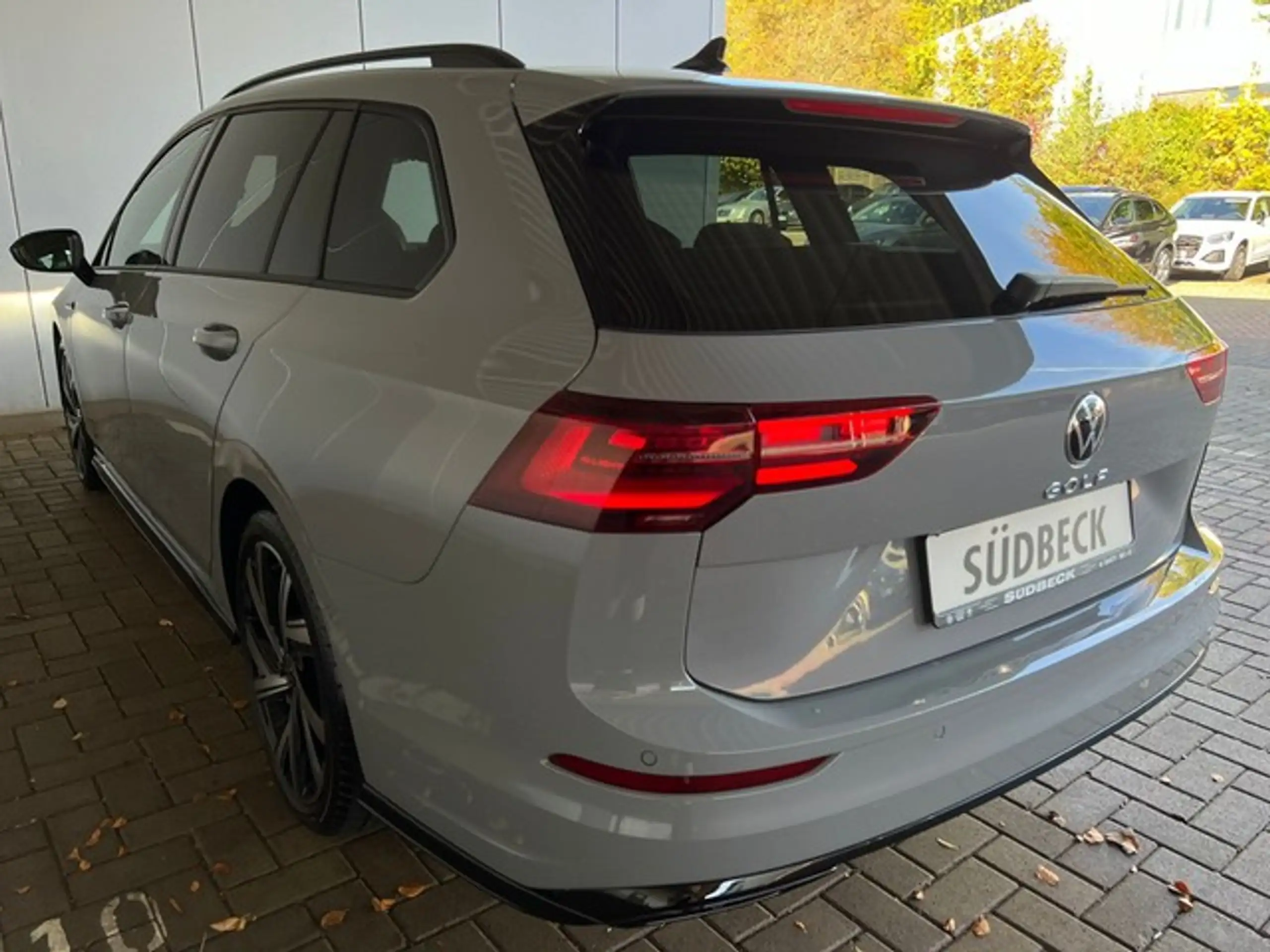 Volkswagen - Golf R