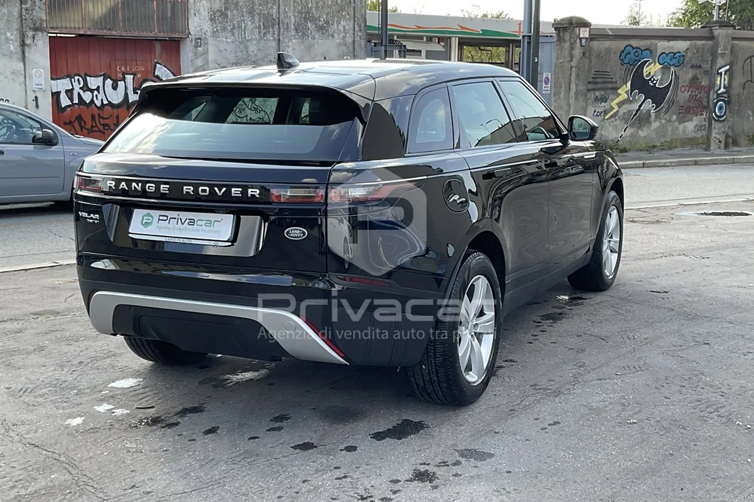 Land Rover - Range Rover Velar