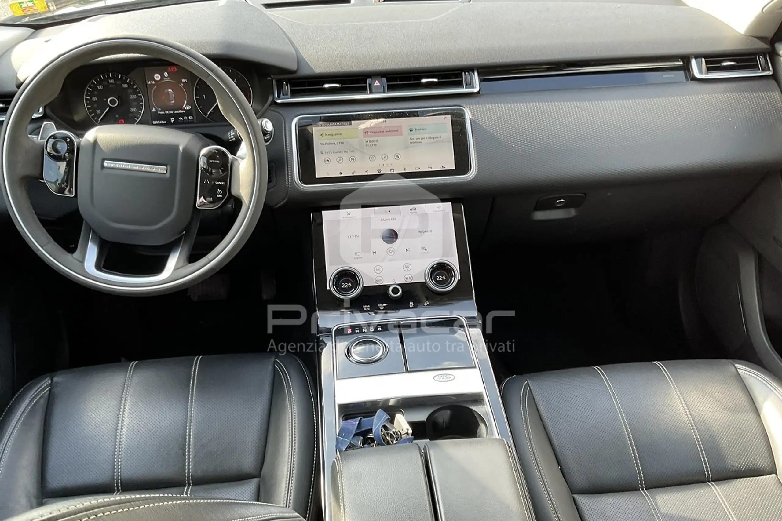 Land Rover - Range Rover Velar