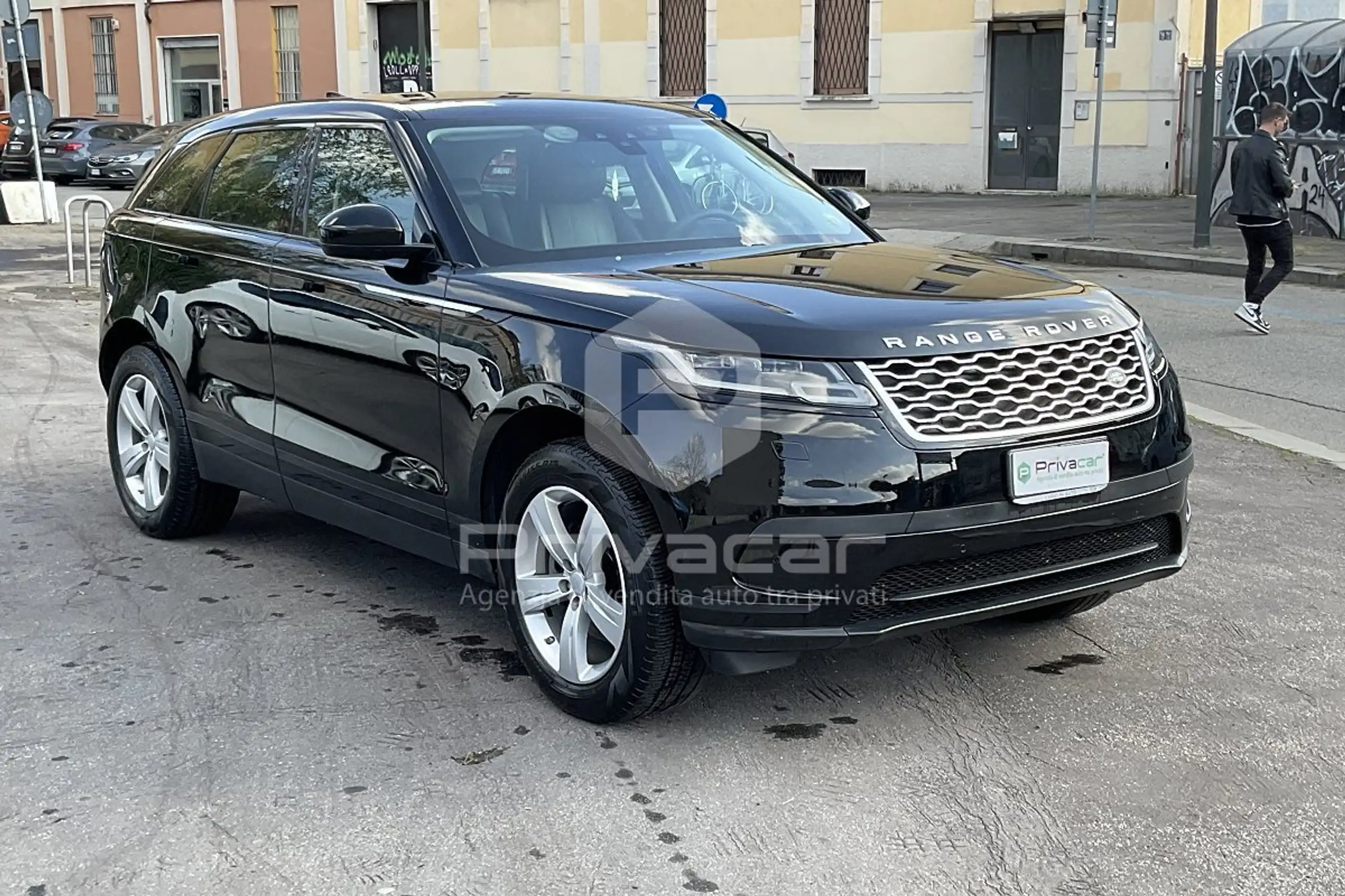 Land Rover - Range Rover Velar