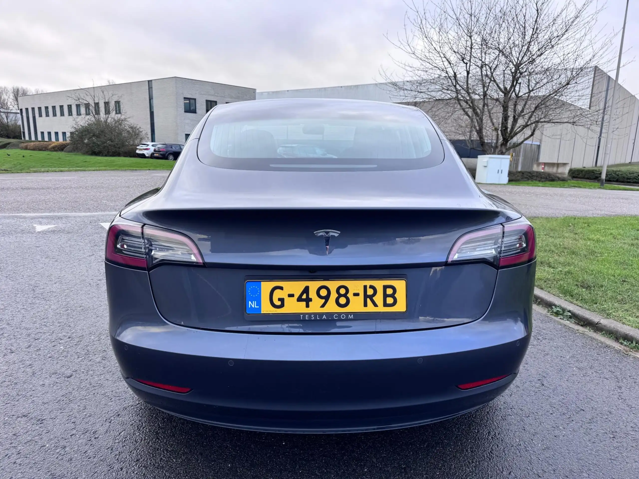 Tesla - Model 3