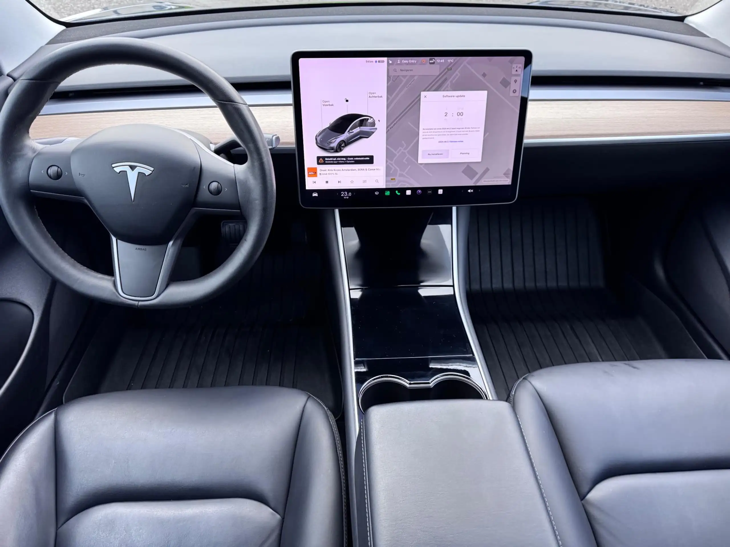 Tesla - Model 3